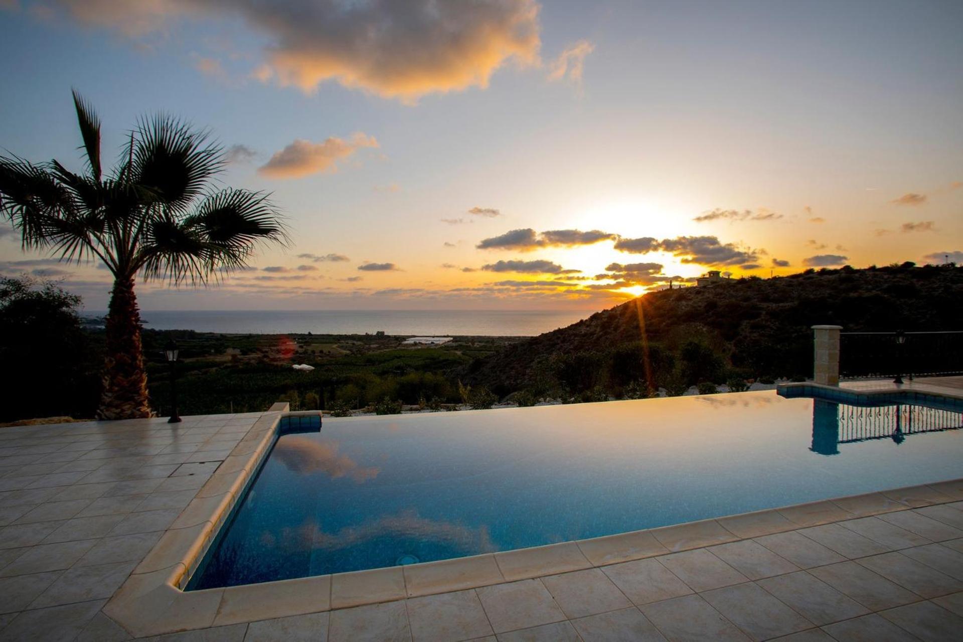 Magnificent Coral Bay Villa - Villa Azure Cove - 3 Bedrooms - Great Sea Views - Well-Furnished