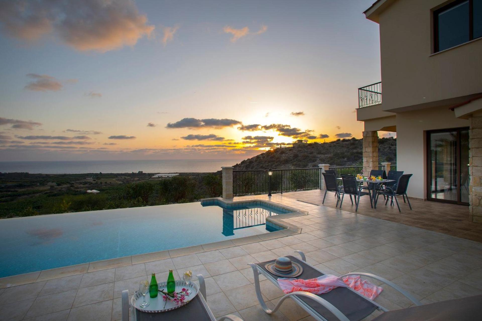 Magnificent Coral Bay Villa - Villa Azure Cove - 3 Bedrooms - Great Sea Views - Well-Furnished