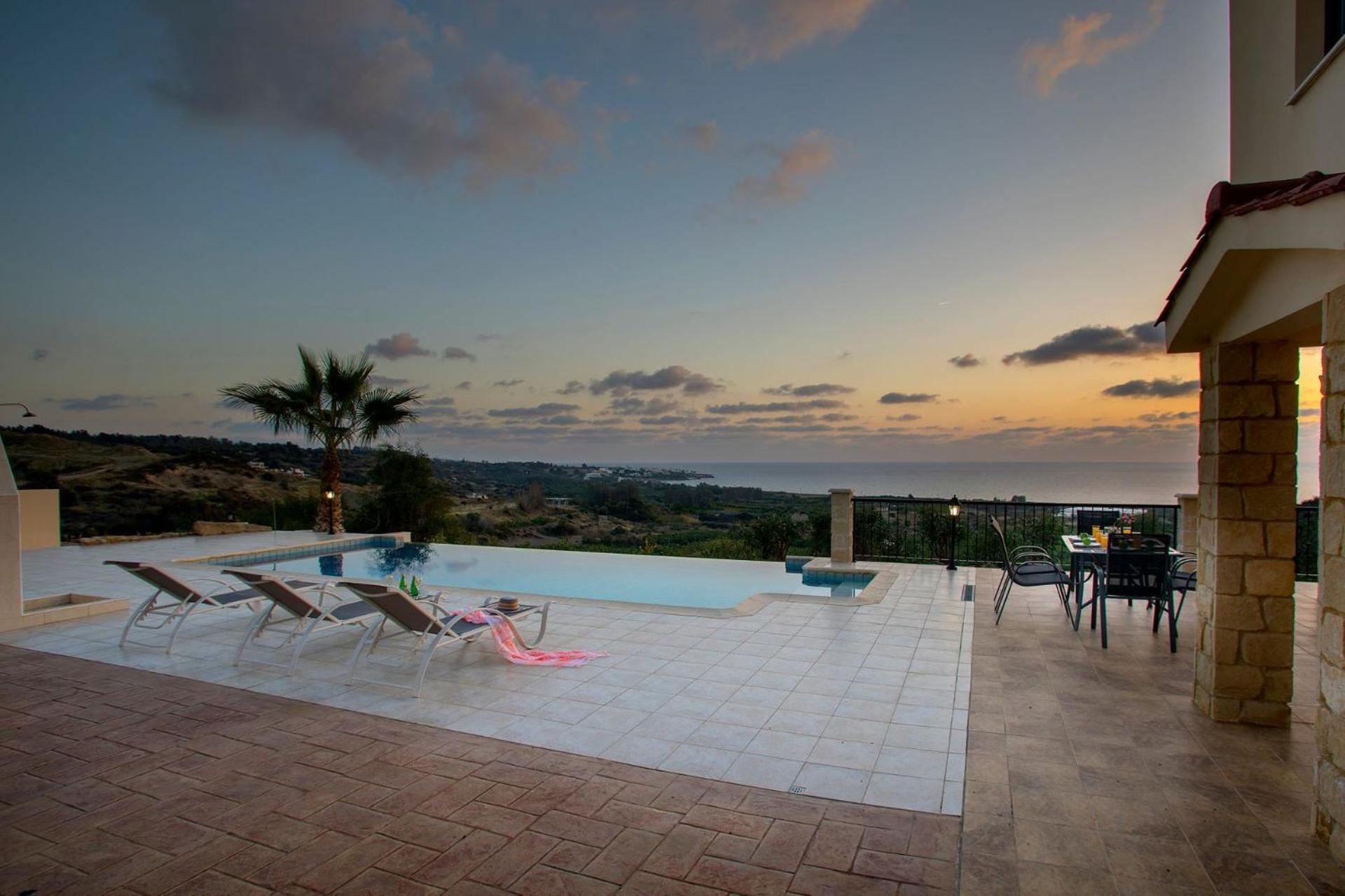 Magnificent Coral Bay Villa - Villa Azure Cove - 3 Bedrooms - Great Sea Views - Well-Furnished