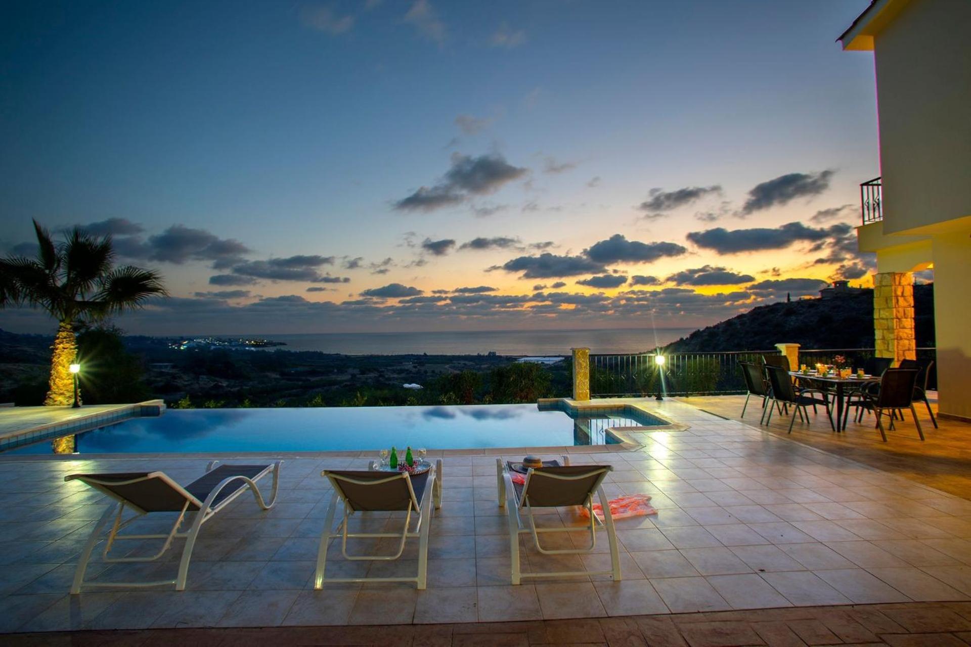 Magnificent Coral Bay Villa - Villa Azure Cove - 3 Bedrooms - Great Sea Views - Well-Furnished
