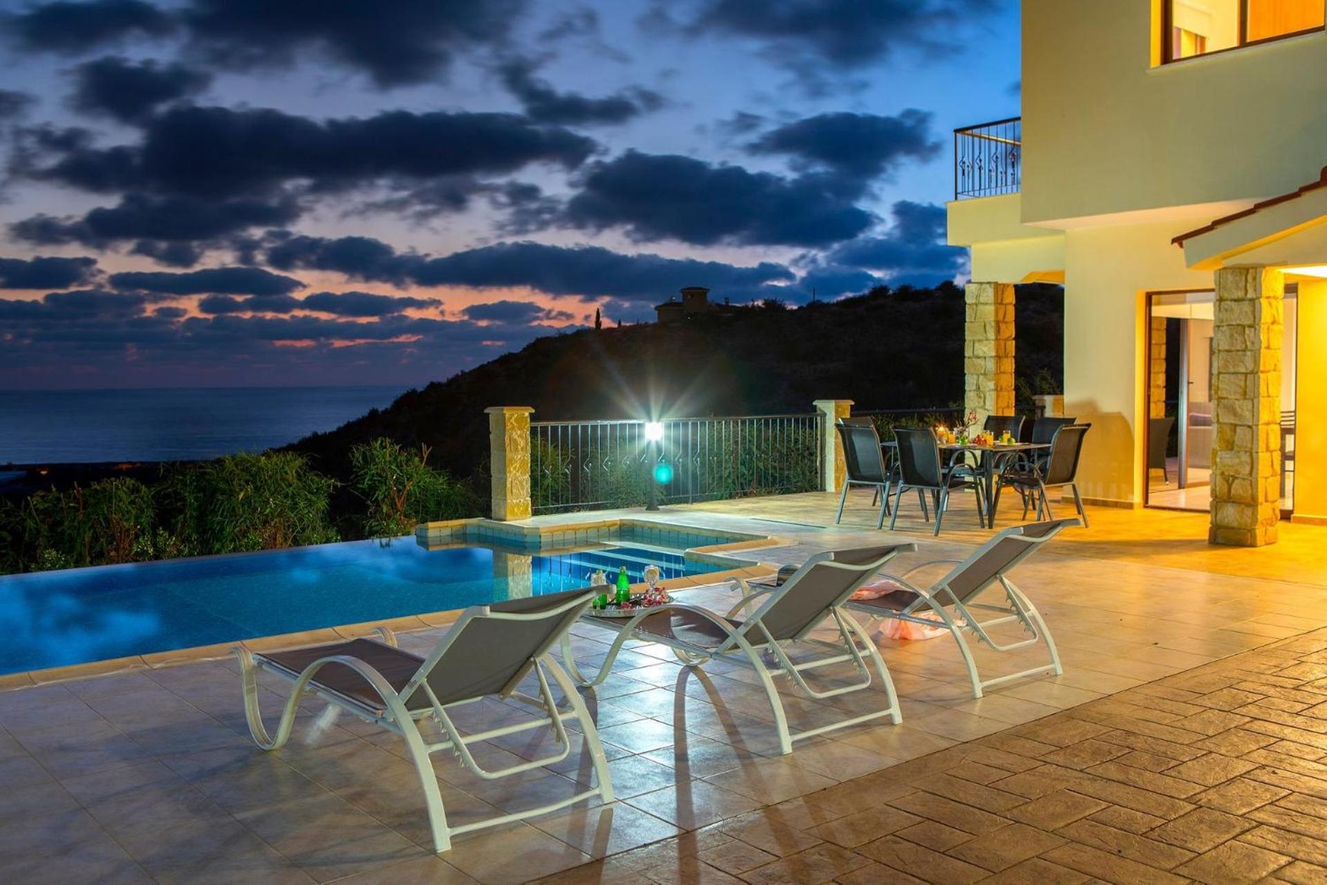 Magnificent Coral Bay Villa - Villa Azure Cove - 3 Bedrooms - Great Sea Views - Well-Furnished