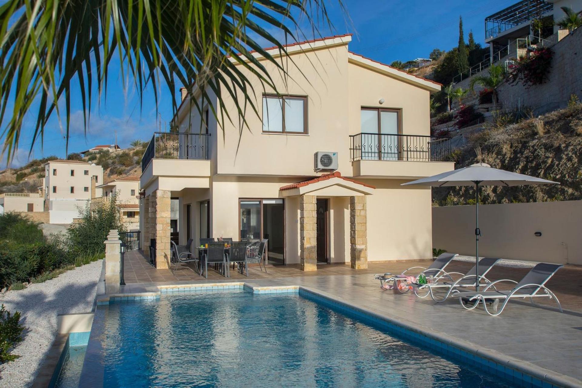 Magnificent Coral Bay Villa - Villa Azure Cove - 3 Bedrooms - Great Sea Views - Well-Furnished