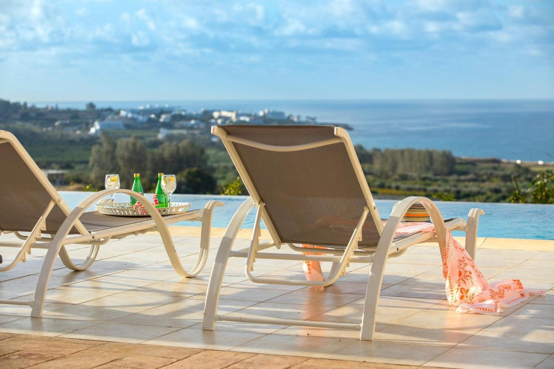 Magnificent Coral Bay Villa - Villa Azure Cove - 3 Bedrooms - Great Sea Views - Well-Furnished