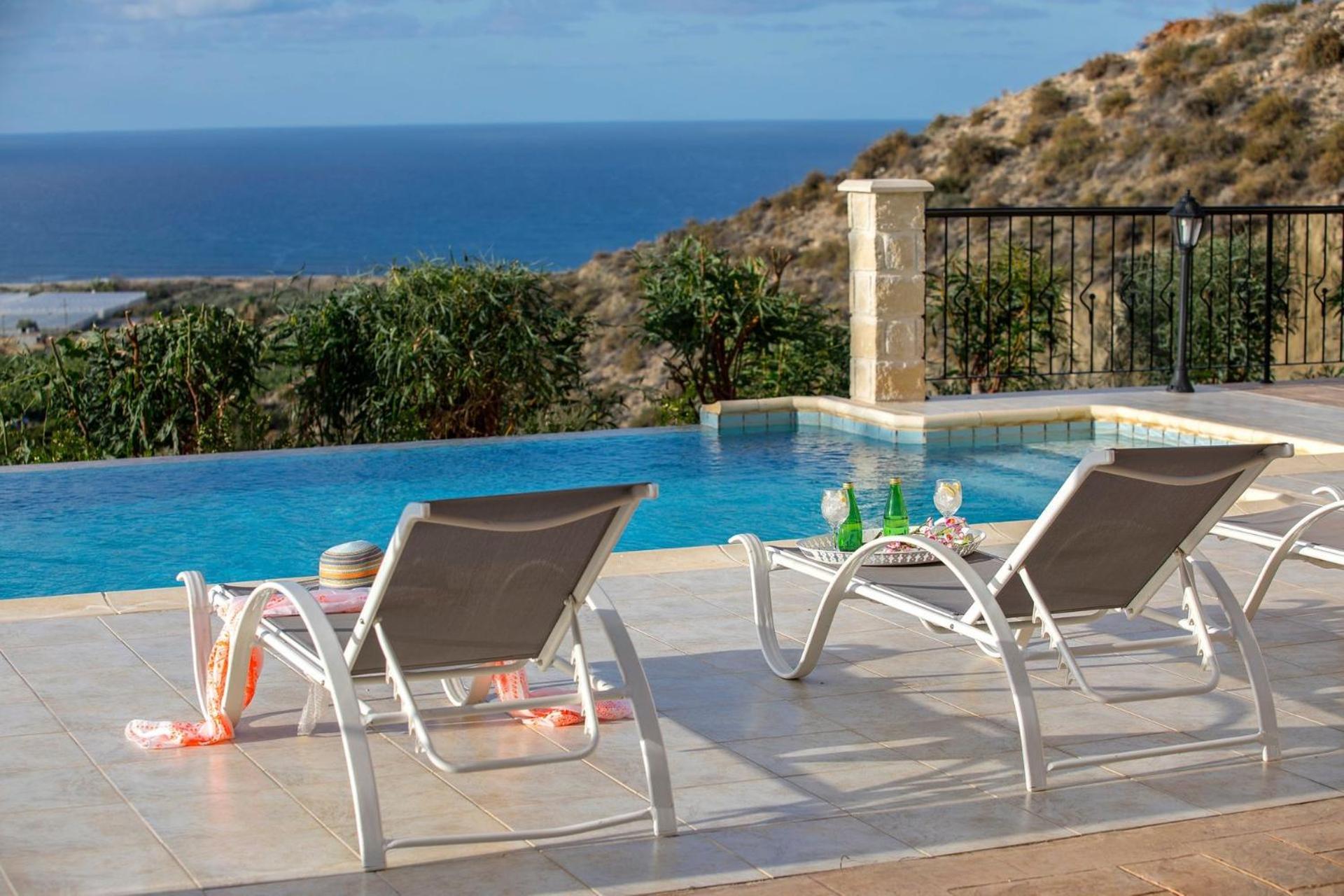 Magnificent Coral Bay Villa - Villa Azure Cove - 3 Bedrooms - Great Sea Views - Well-Furnished