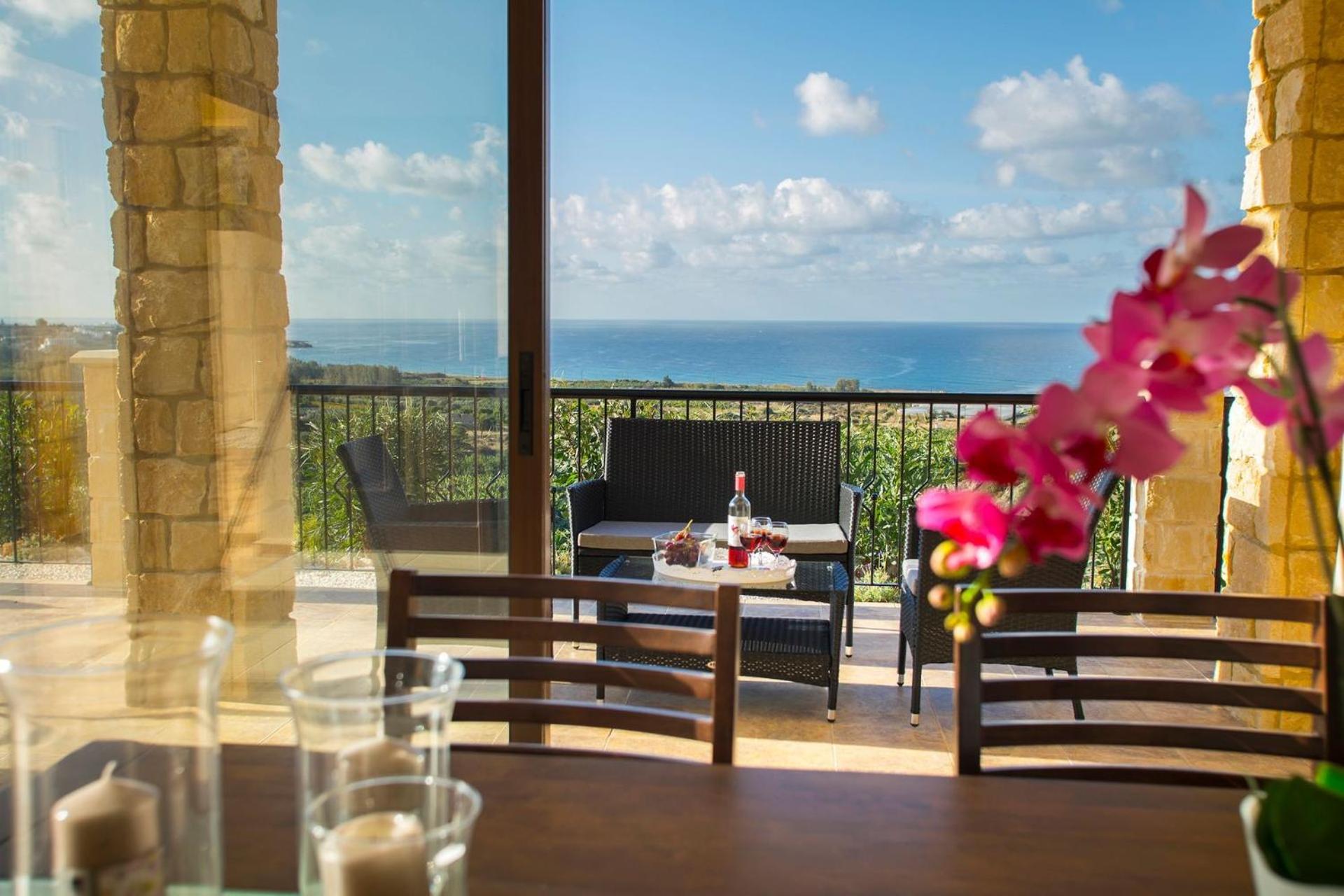 Magnificent Coral Bay Villa - Villa Azure Cove - 3 Bedrooms - Great Sea Views - Well-Furnished