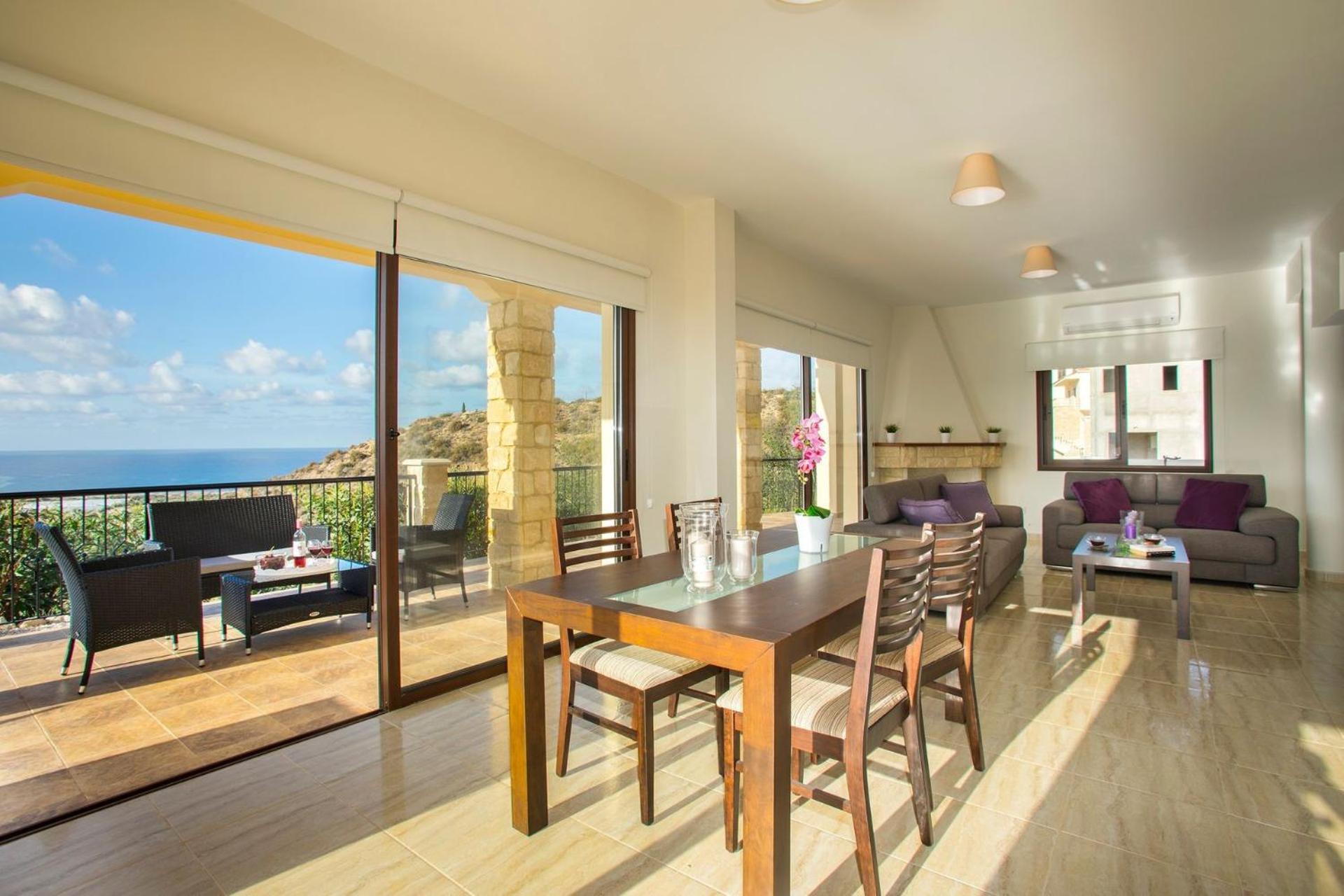 Magnificent Coral Bay Villa - Villa Azure Cove - 3 Bedrooms - Great Sea Views - Well-Furnished
