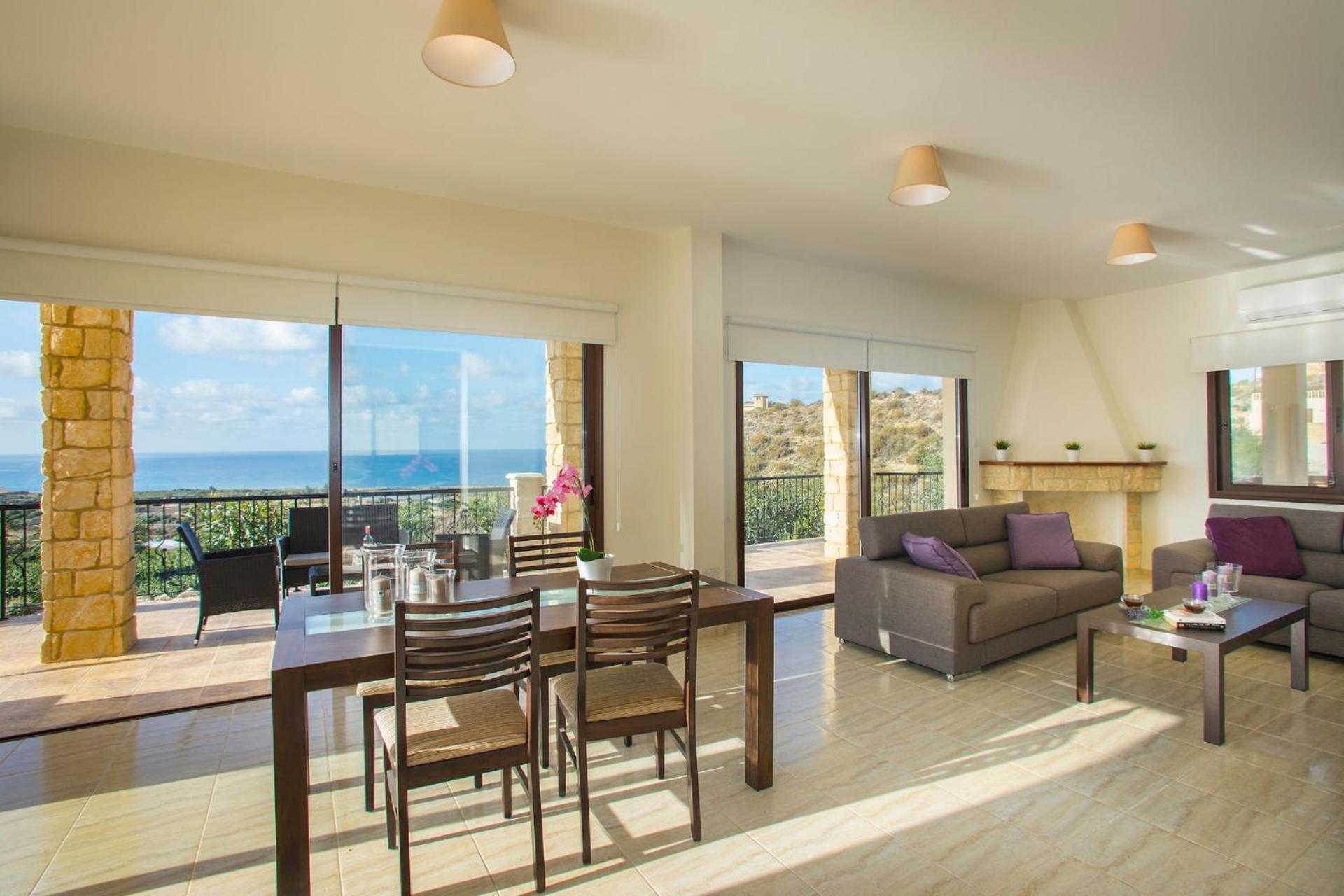 Magnificent Coral Bay Villa - Villa Azure Cove - 3 Bedrooms - Great Sea Views - Well-Furnished