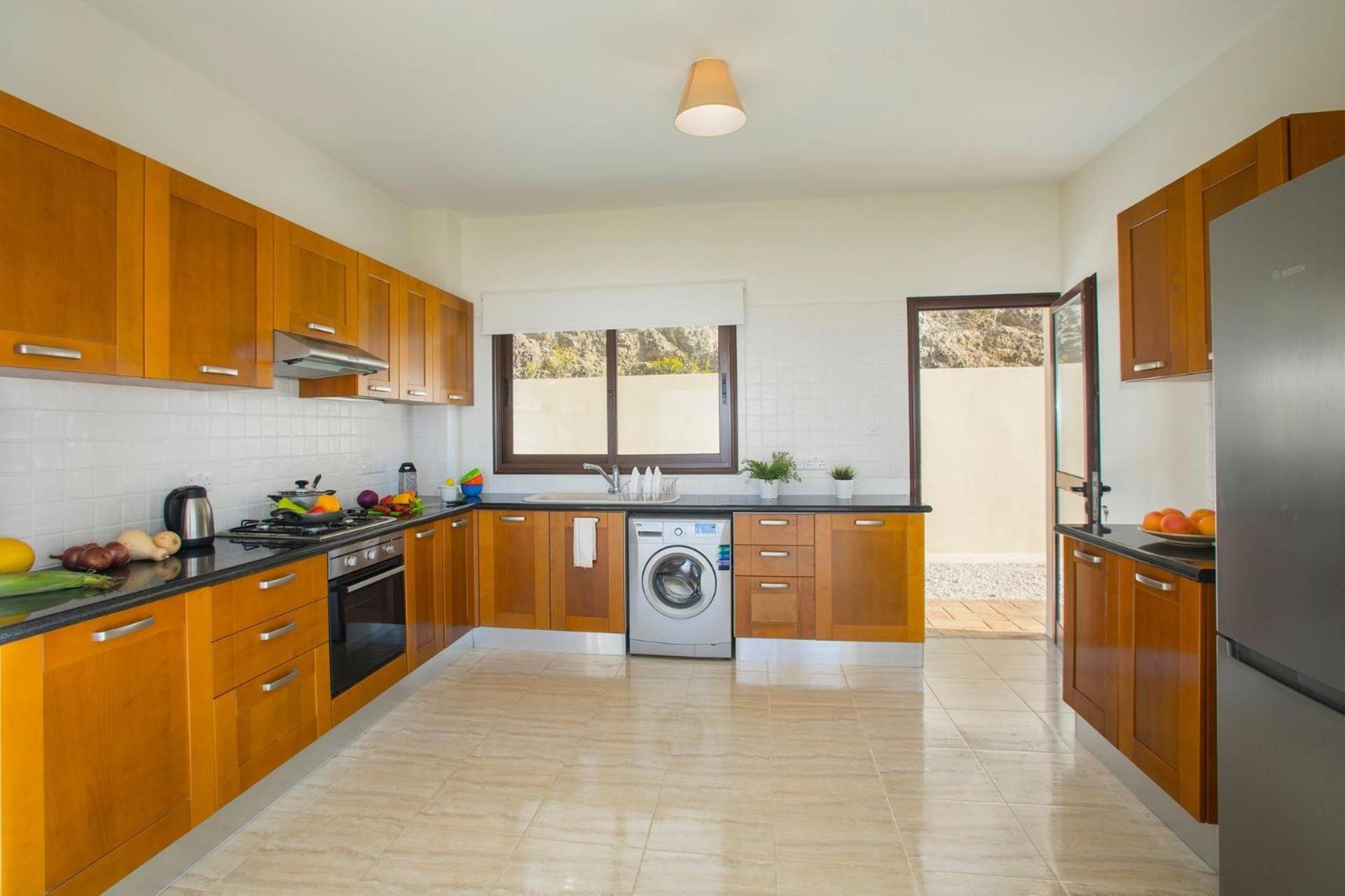 Magnificent Coral Bay Villa - Villa Azure Cove - 3 Bedrooms - Great Sea Views - Well-Furnished