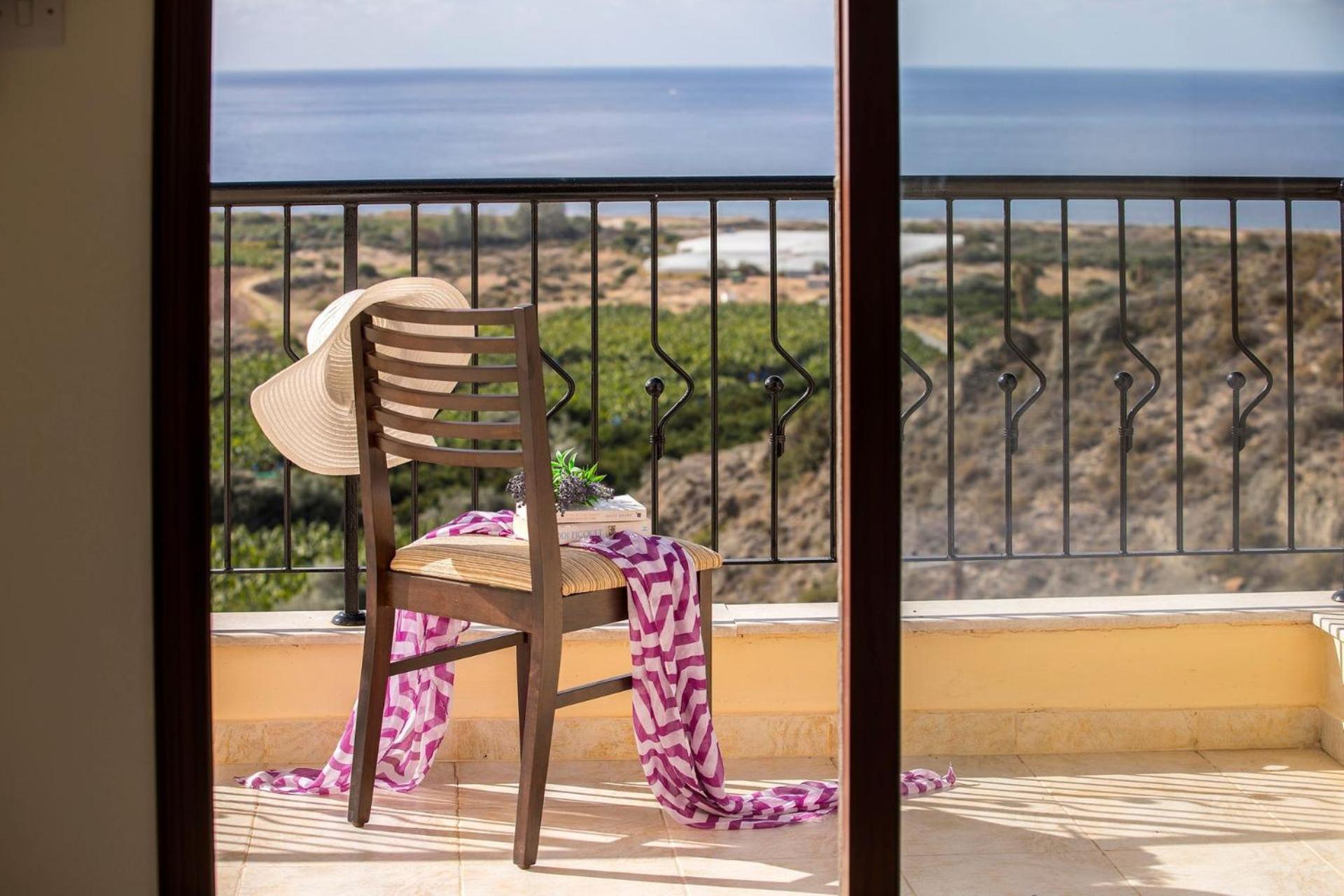 Magnificent Coral Bay Villa - Villa Azure Cove - 3 Bedrooms - Great Sea Views - Well-Furnished