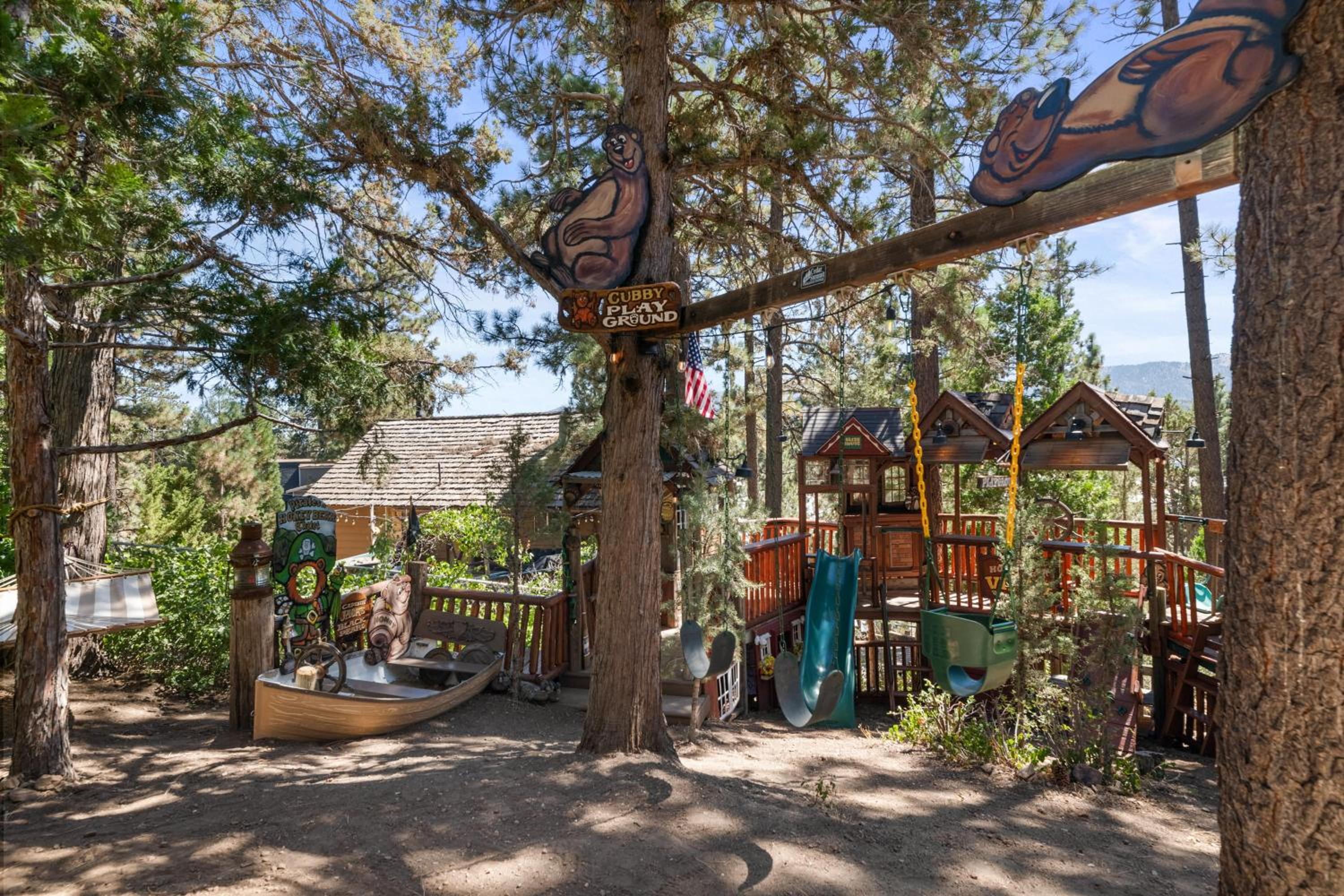 HONEY BEAR CHALET - Close to Lake & Slopes view 5