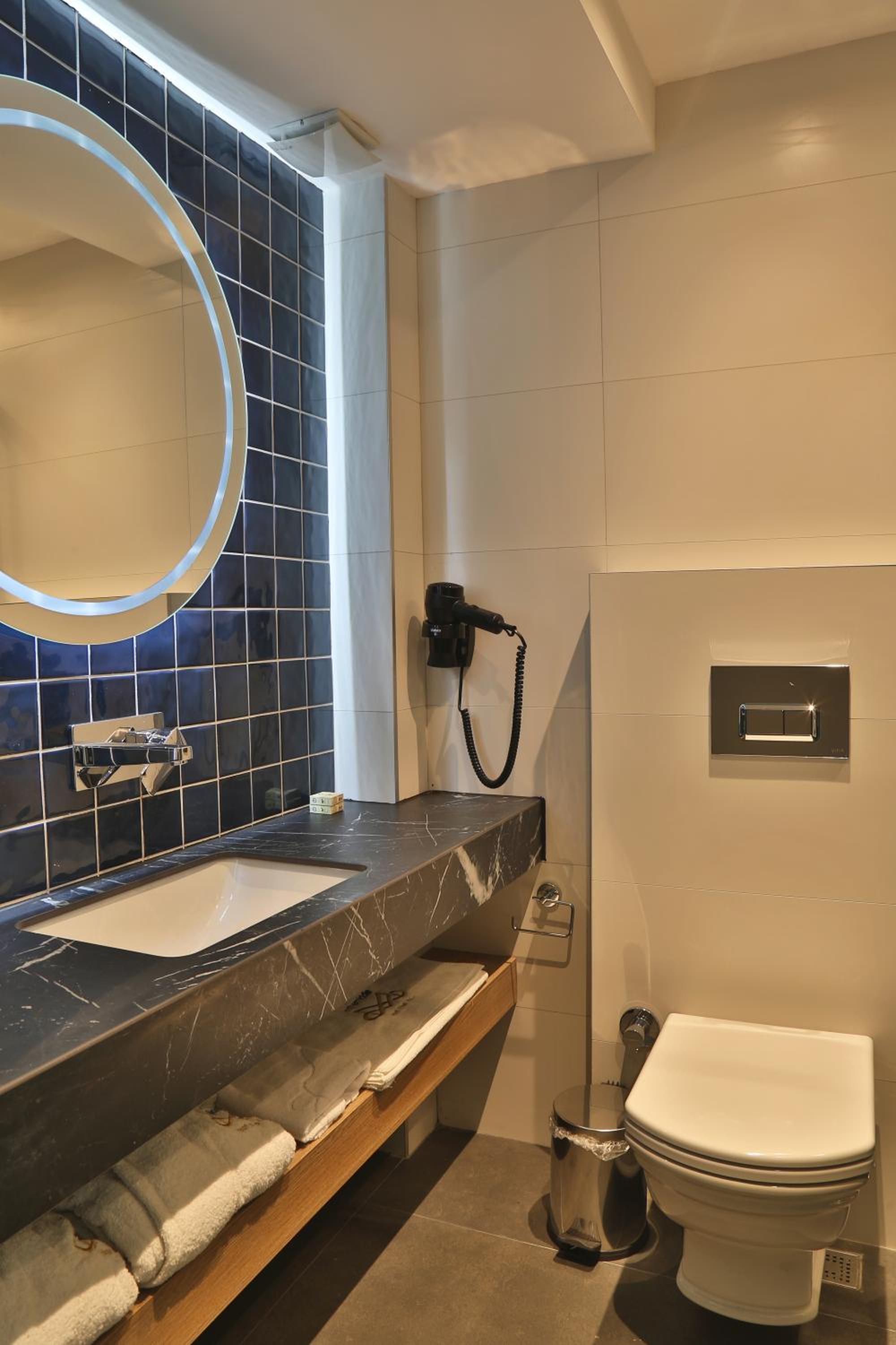 İn The Middle Otel - Image 86