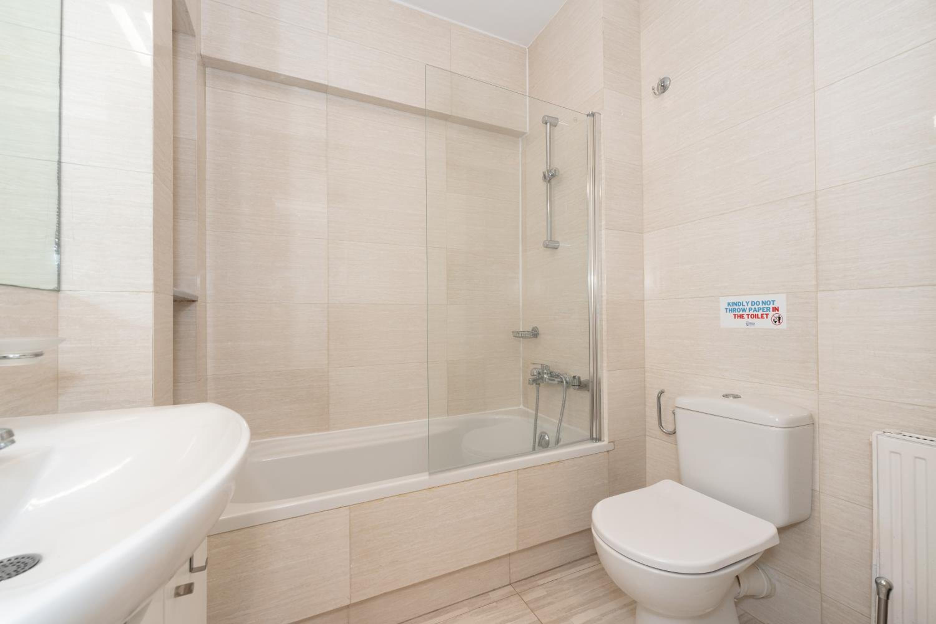 Minimalist 2-Bedroom Apartment with Balcony in the Heart of Athens