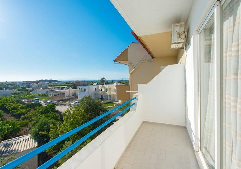 Merryland Studios & Apartments