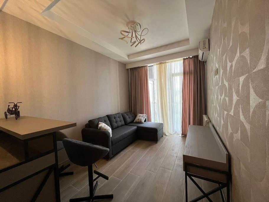 Cozy apartment in Tbilisi view 3