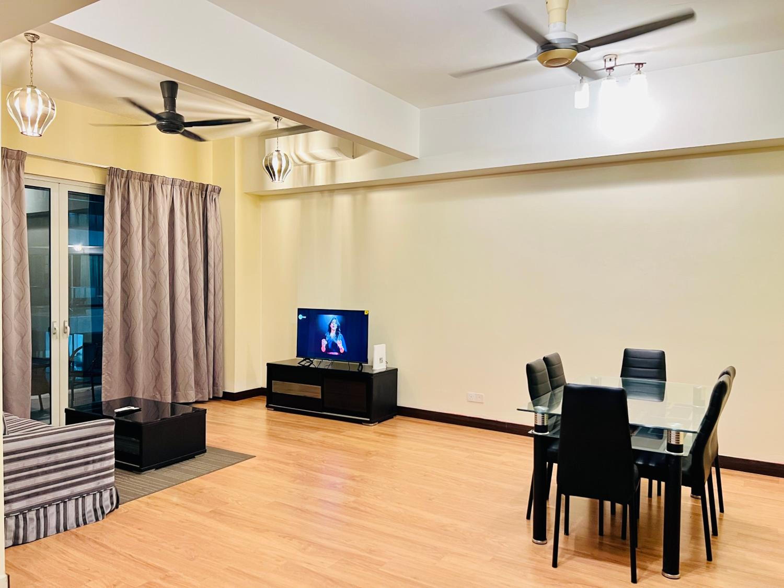 Spritz Empire Regalia Suites & Residence