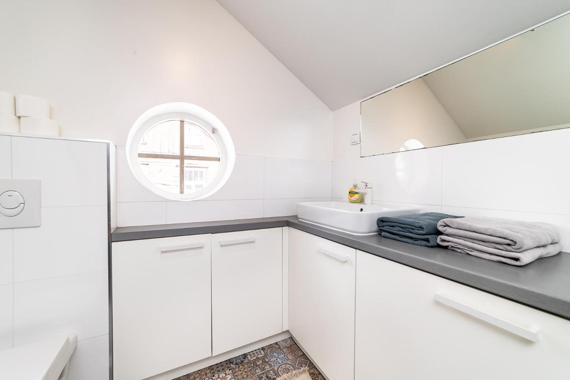 Apartment for four with free parking