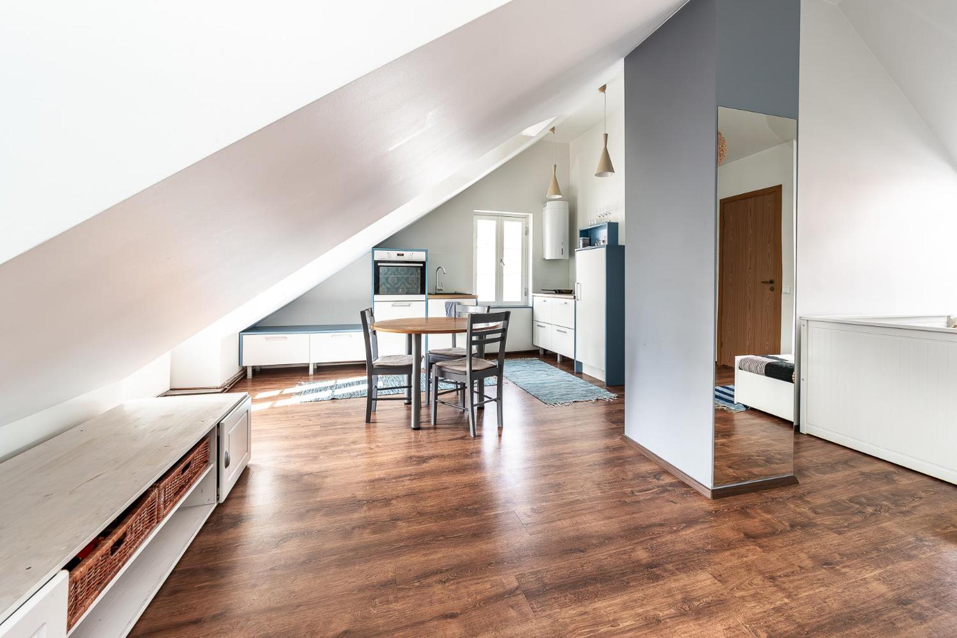 Apartment for four with free parking