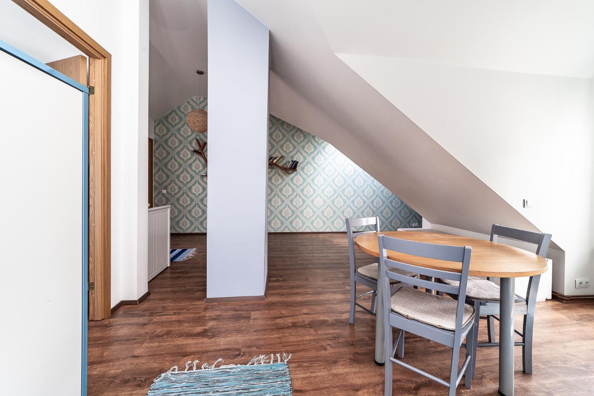 Apartment for four with free parking