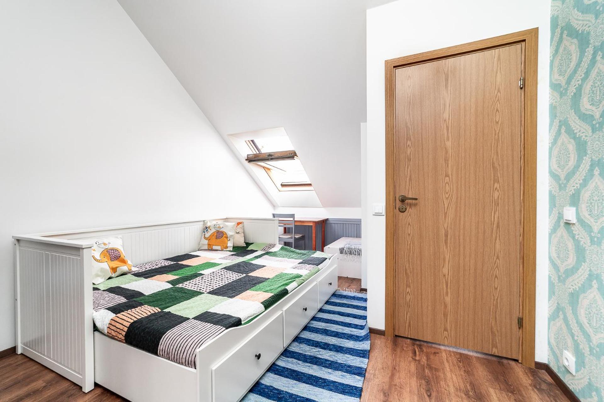 Apartment for four with free parking