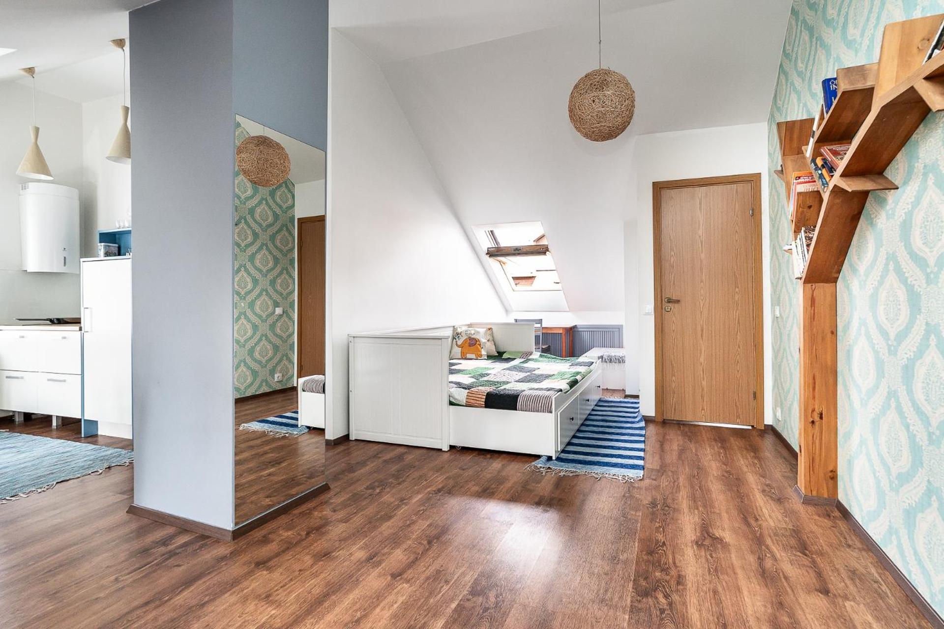 Apartment for four with free parking