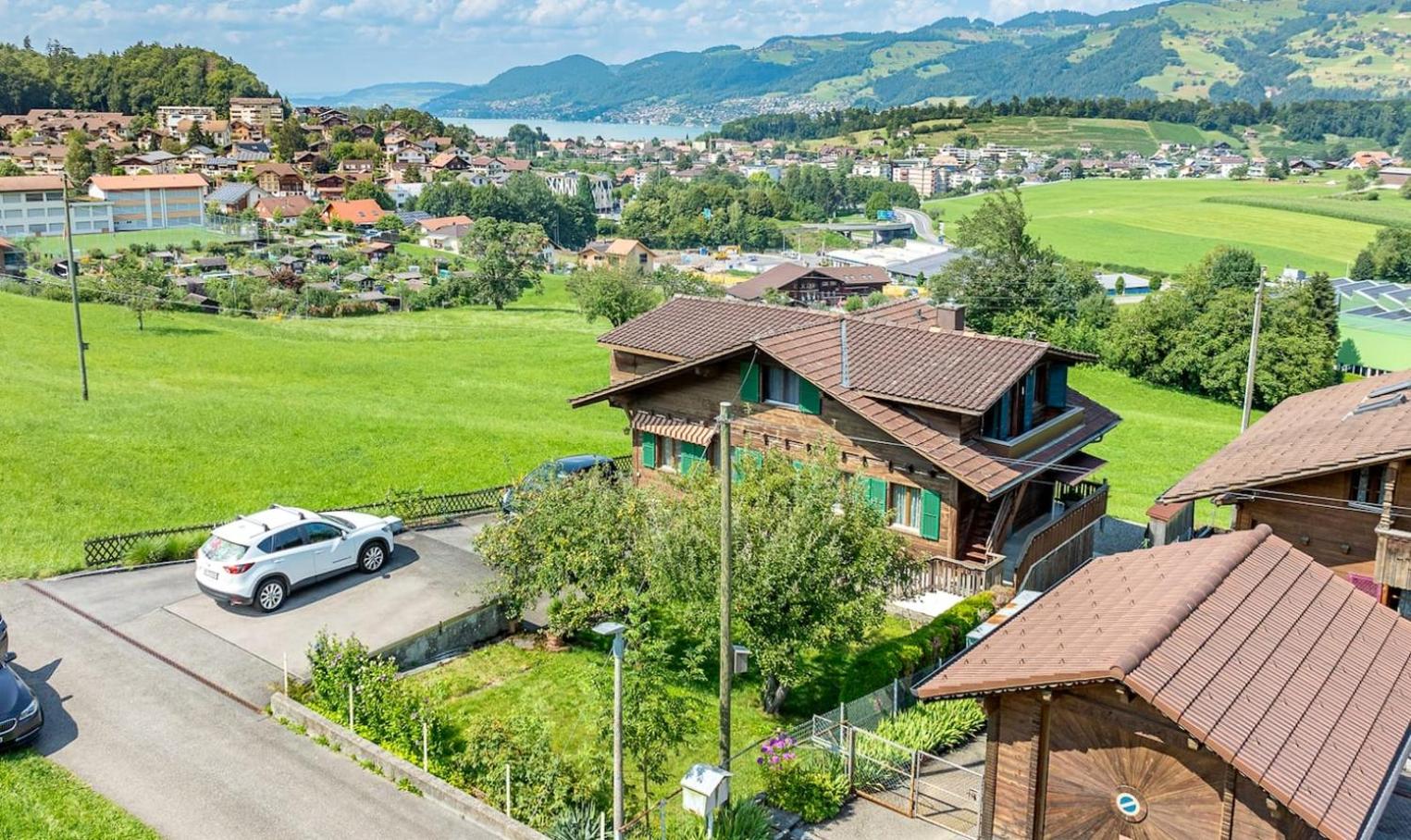 Chalet In The Countryside Kitchen Parking Lot