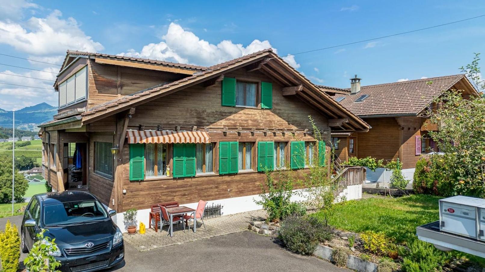 Chalet In The Countryside Kitchen Parking Lot