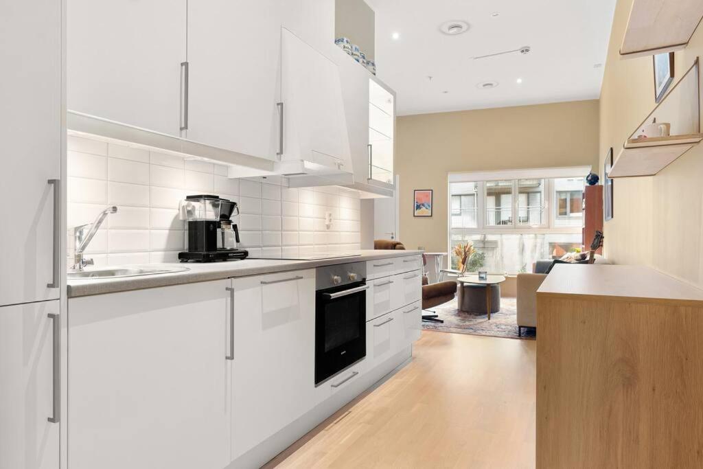 Dining Apartments l Restaurants with sea I City Traveller & Workspace