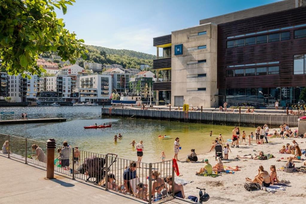 Dining Apartments l Restaurants with sea I City Traveller & Workspace