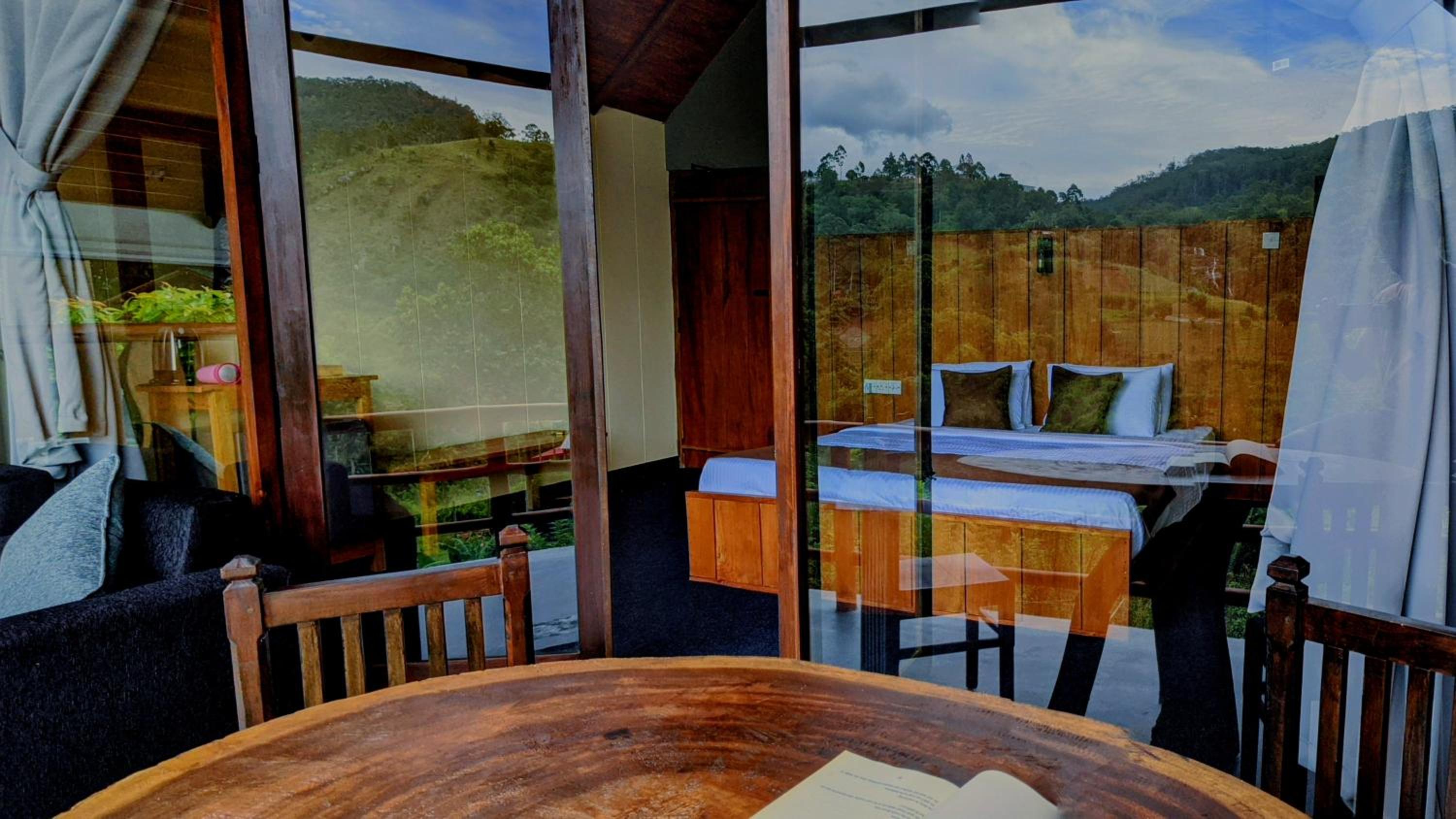 Ella Lovers View Cabins