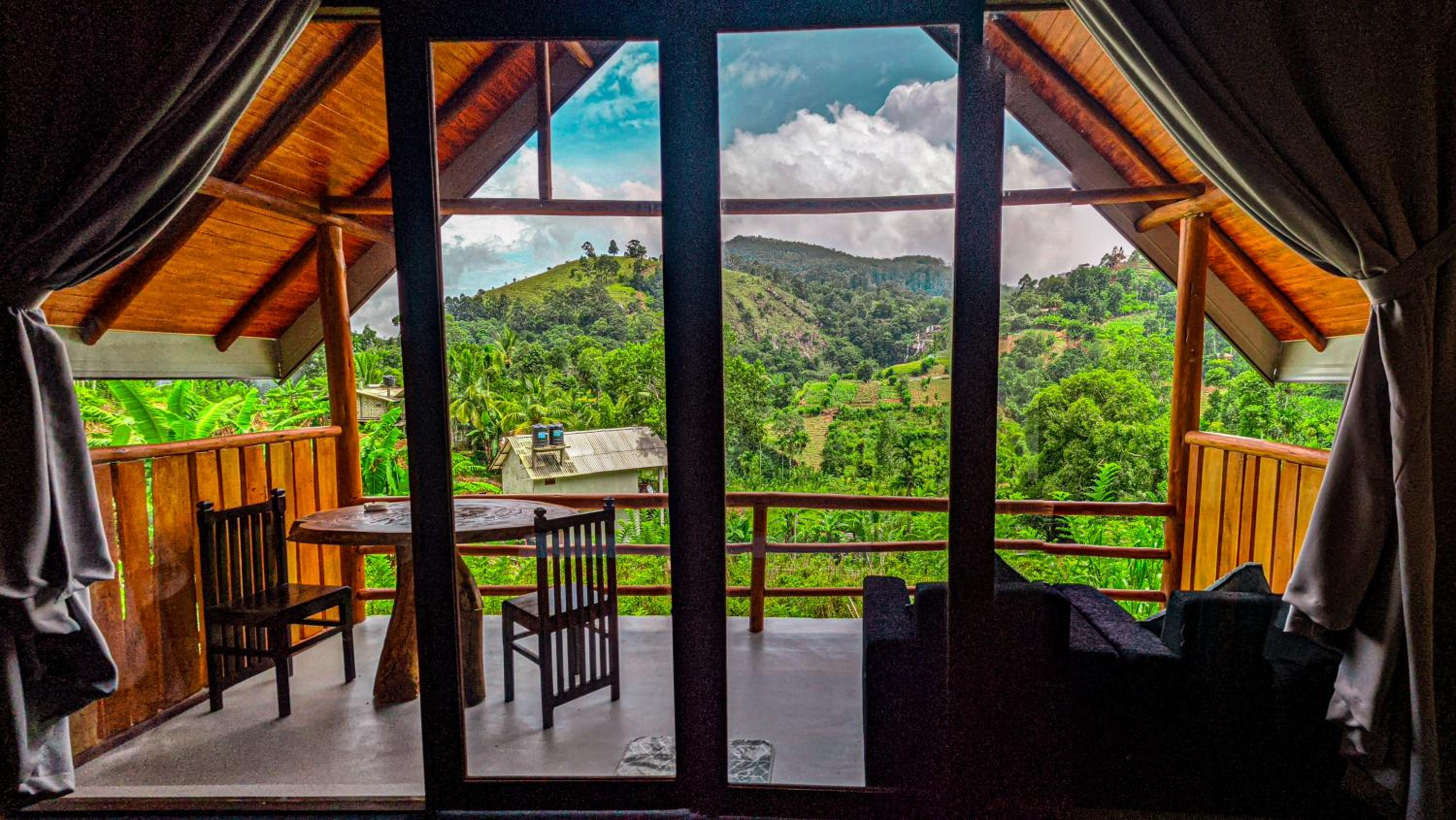 Ella Lovers View Cabins