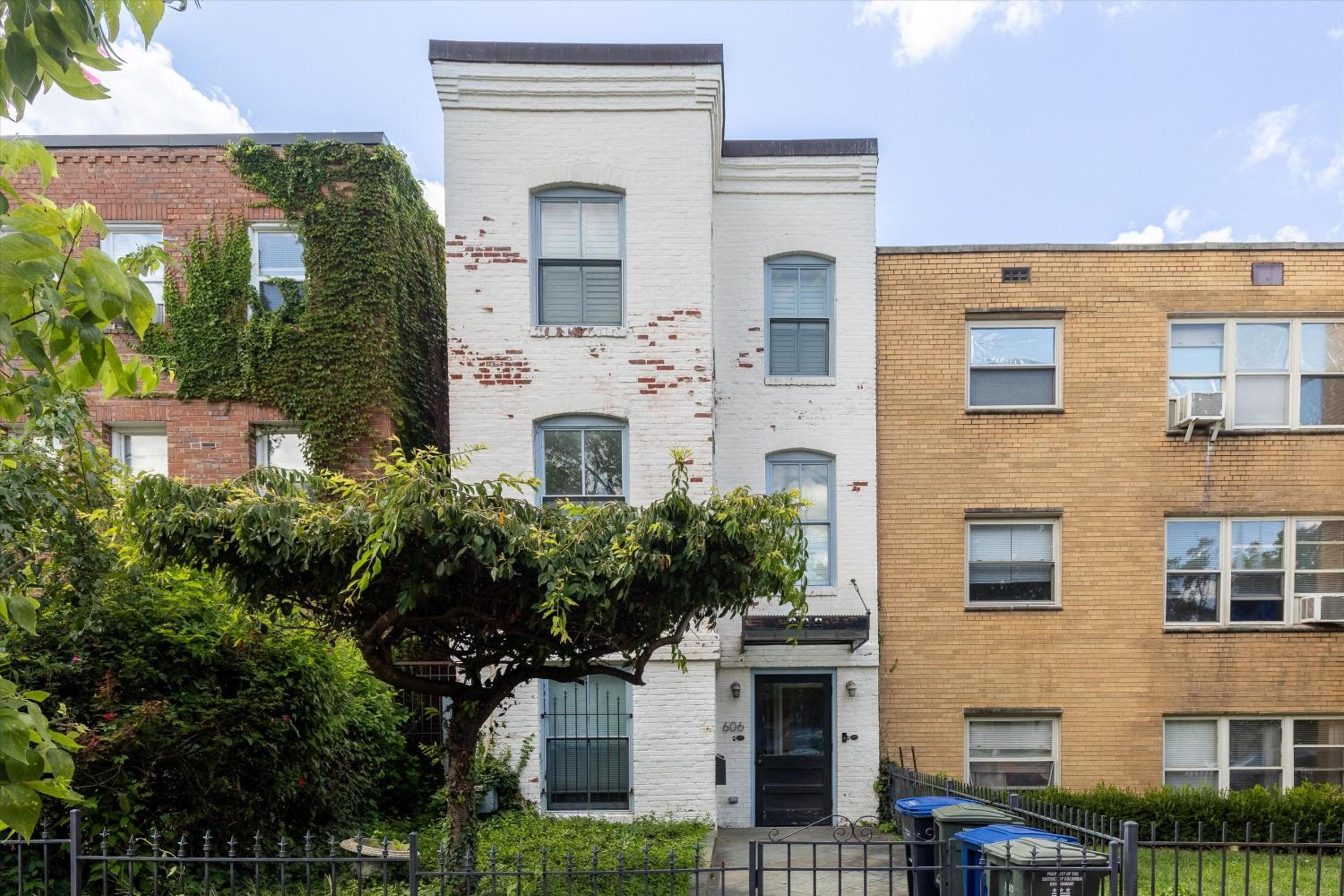 Sweet 2-BR Retreat By Capitol Hill view 3