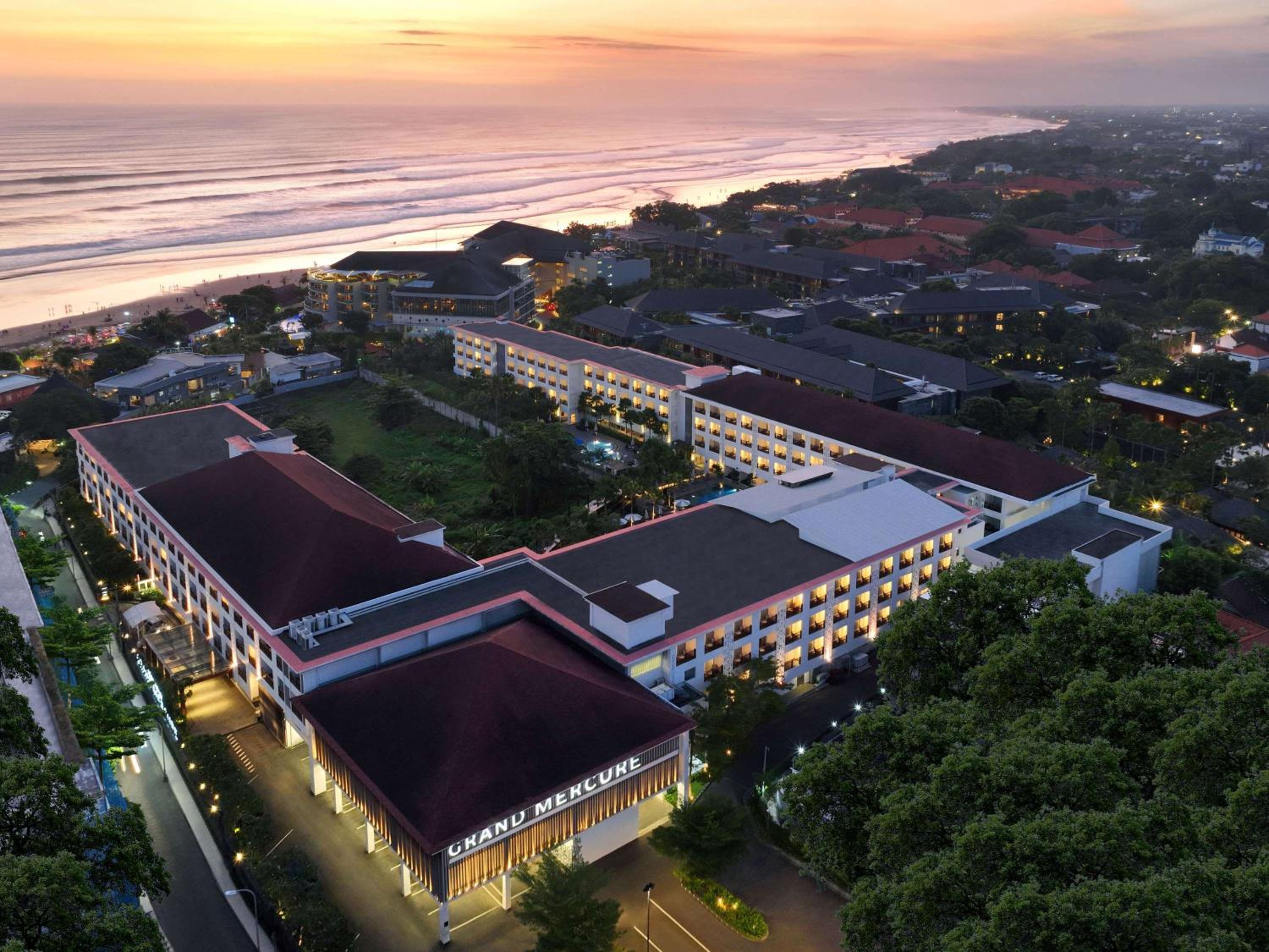 Hotel Grand Mercure Bali Seminyak - Image 1