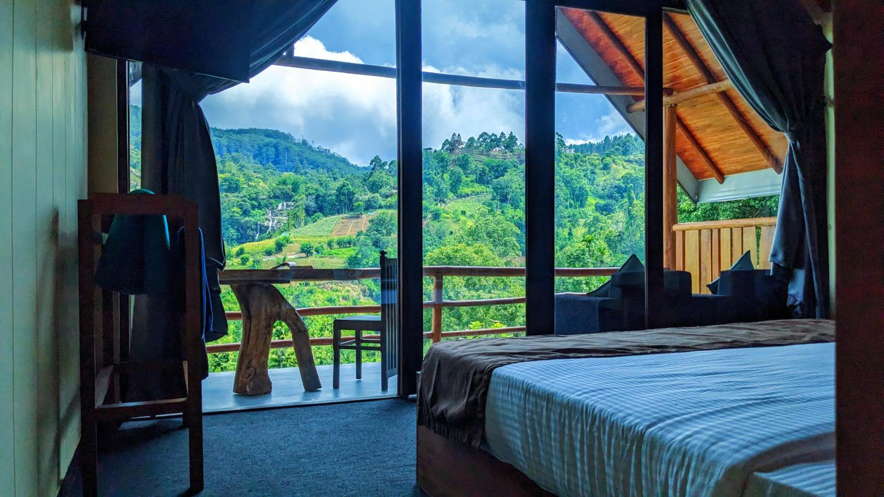 Ella Lovers View Cabins