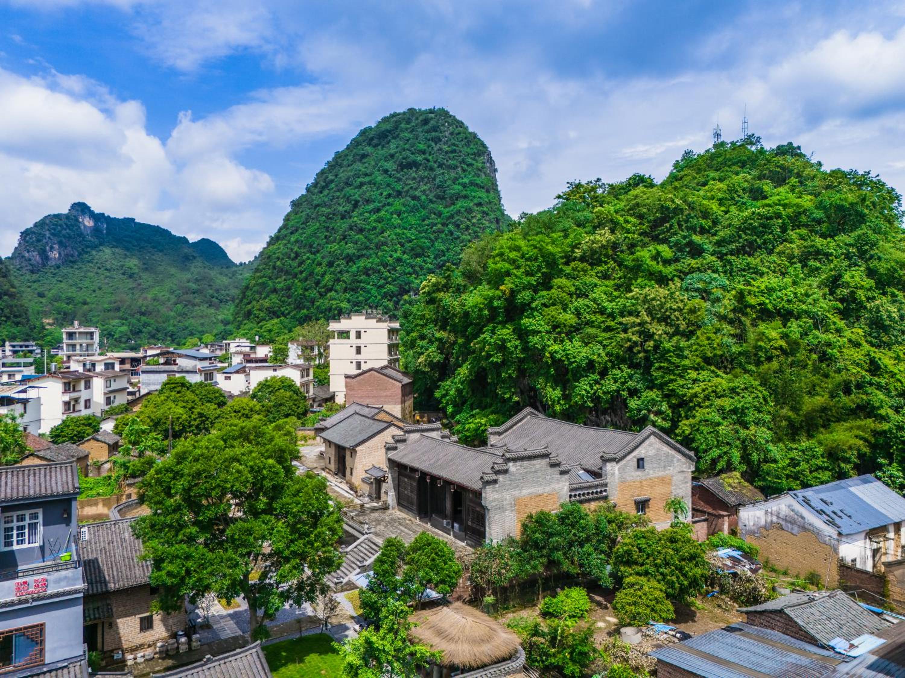 Yulong Mansion • Chinese Aesthetic Courtyard