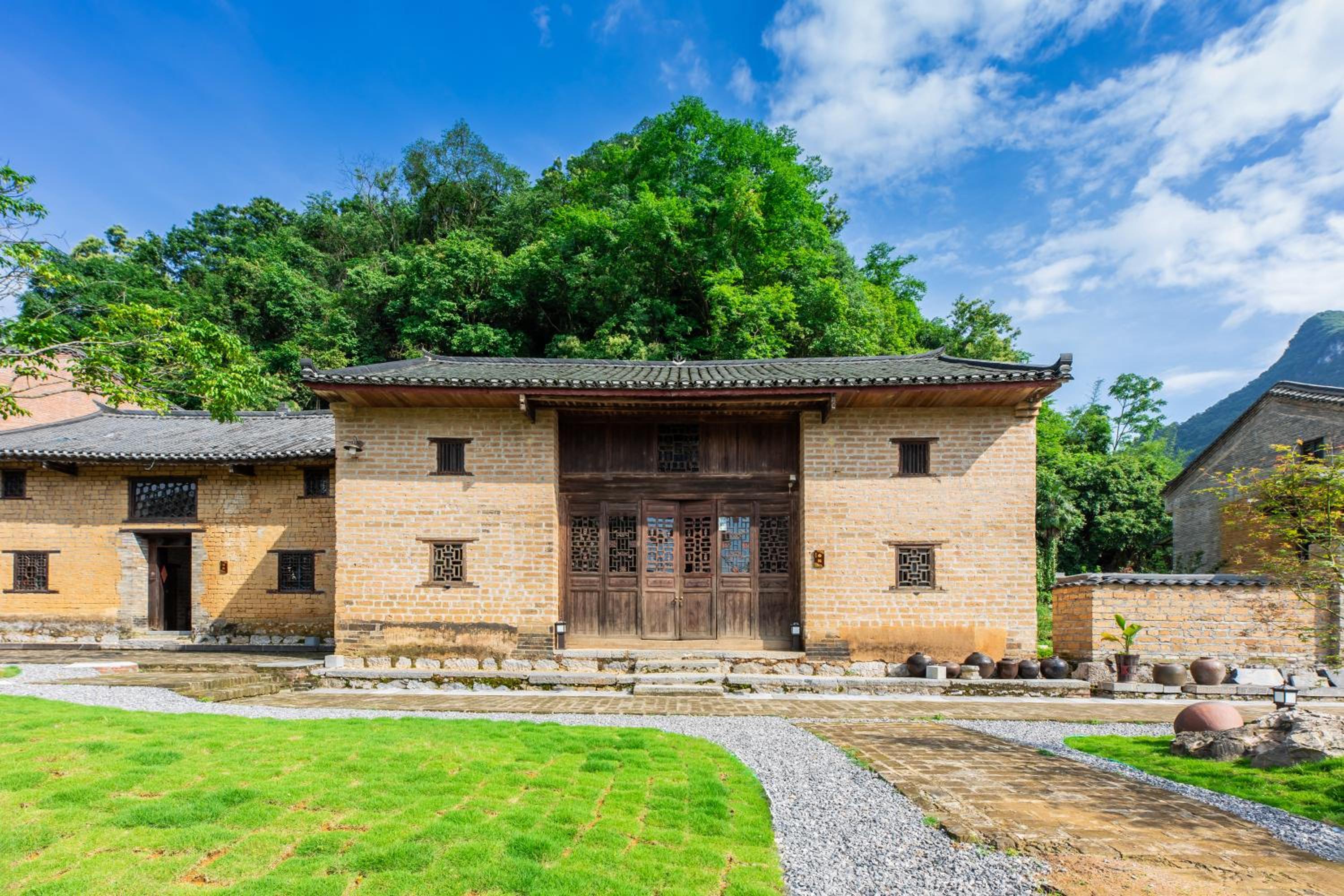 Yulong Mansion • Chinese Aesthetic Courtyard