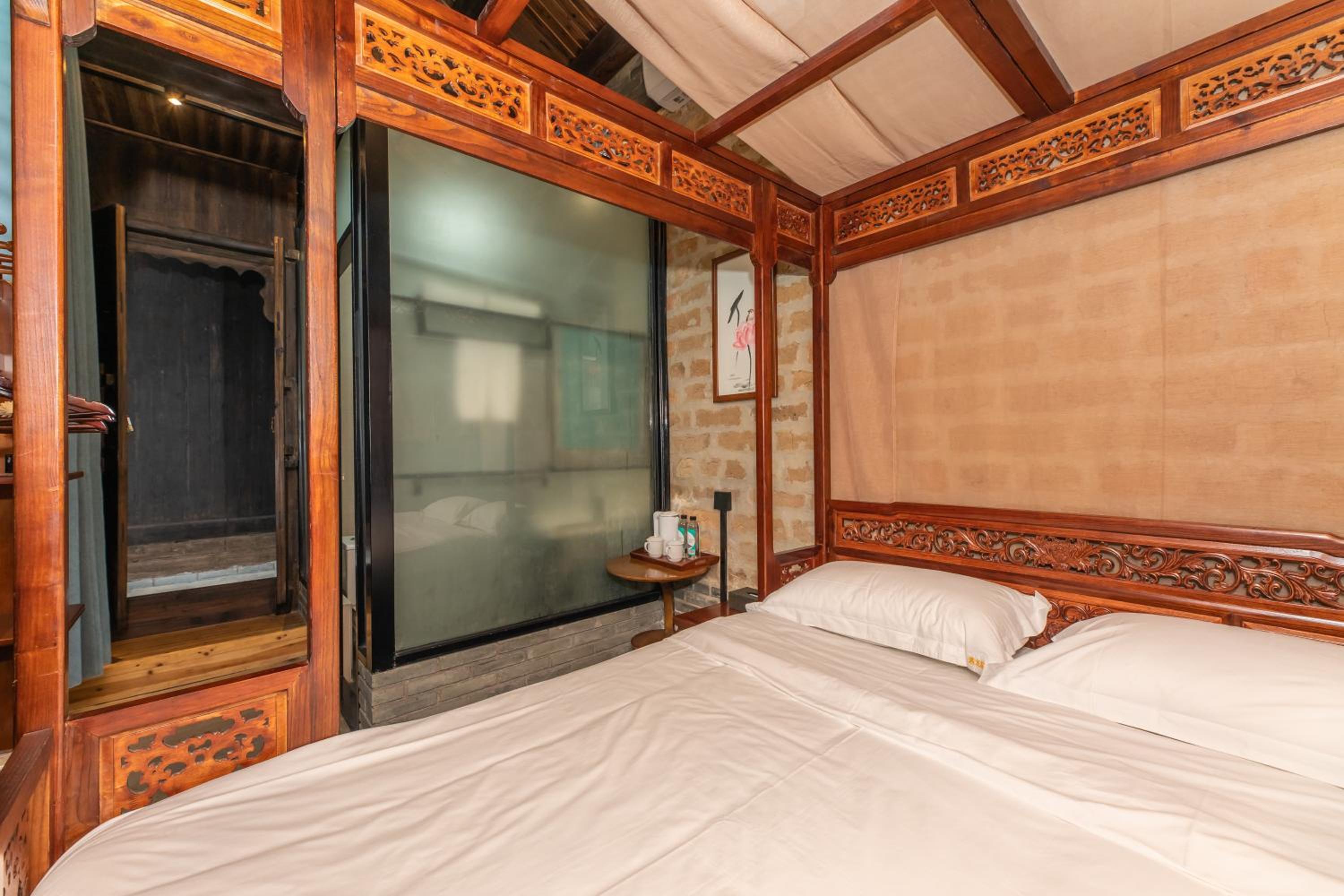 Yulong Mansion • Chinese Aesthetic Courtyard