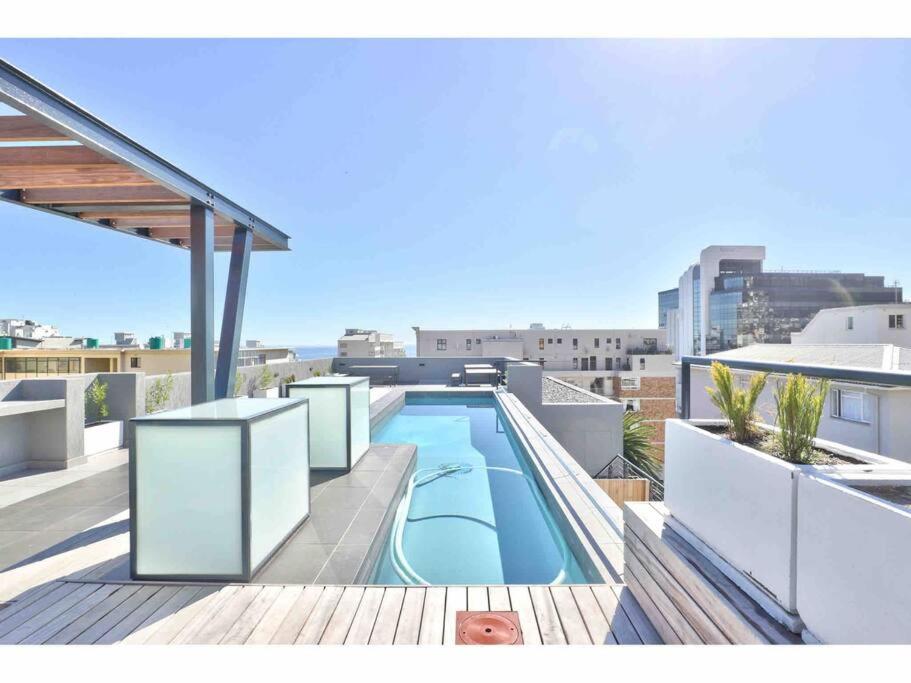 Beautiful Space with views of Lions Head view 4