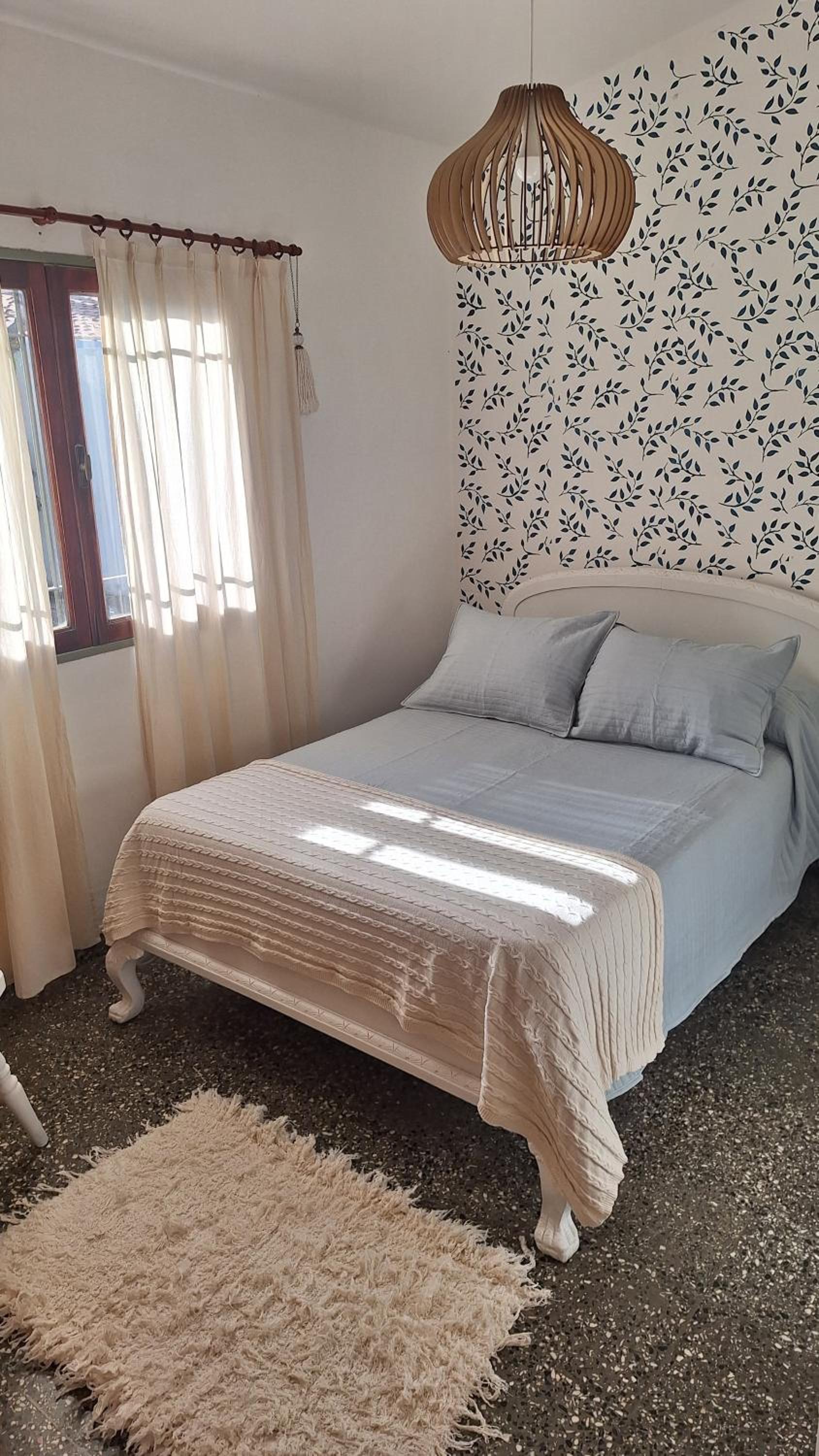La casa, alquiler temporario - casa completa con cochera y patio- parrilla