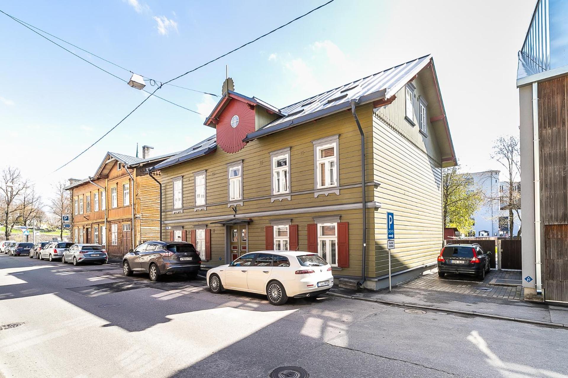 Apartment for four with free parking