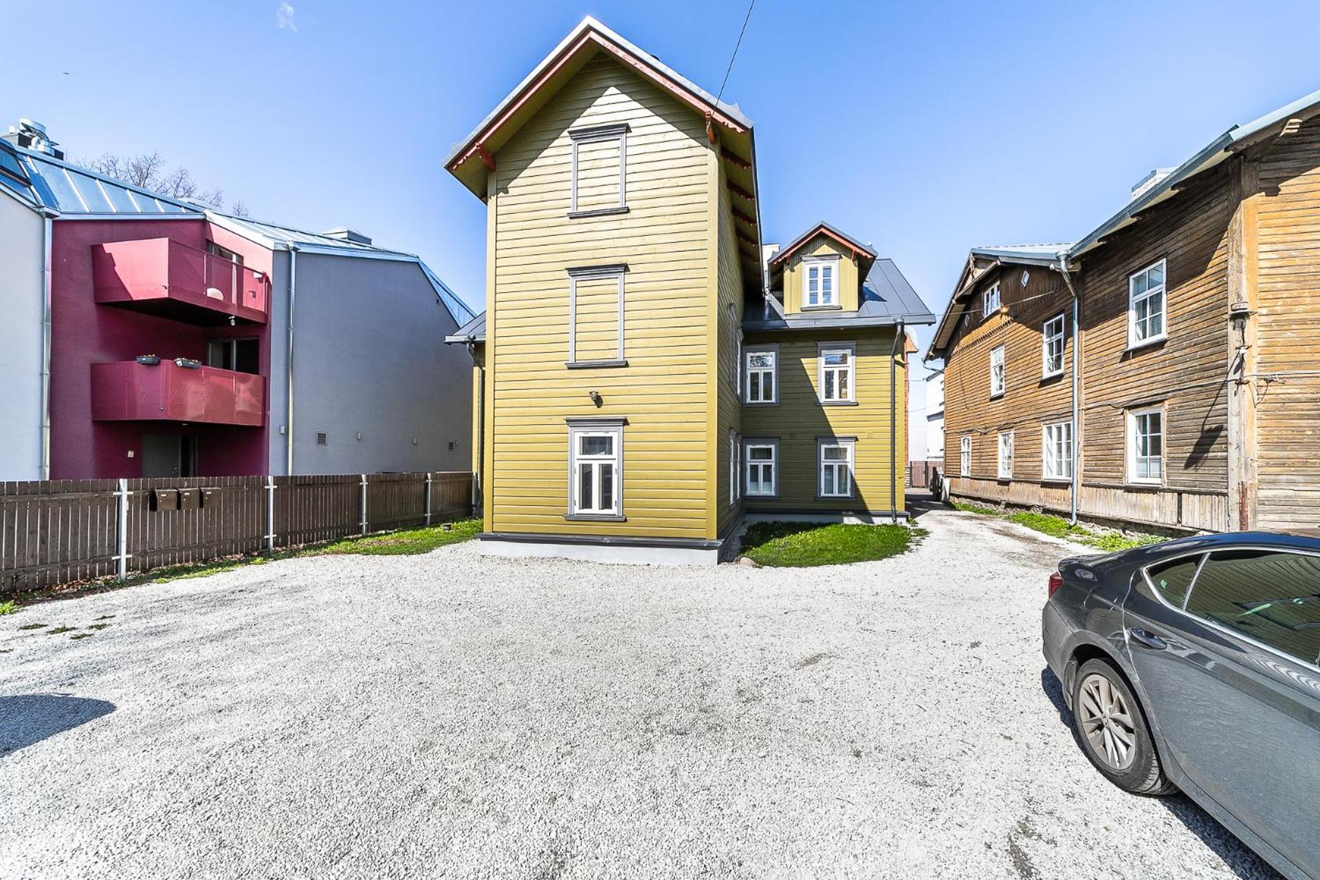 Apartment for four with free parking