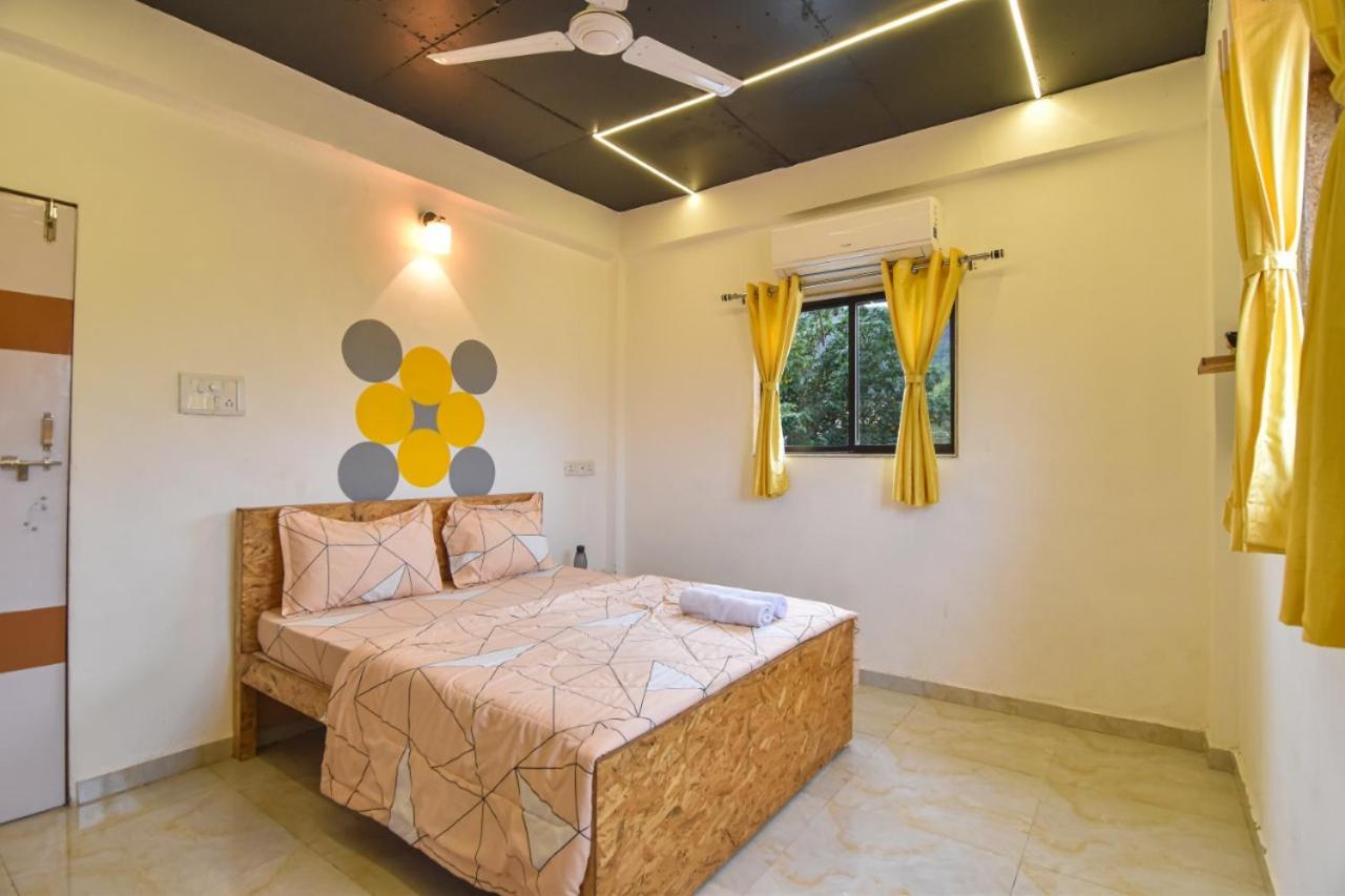 EMPYREAN STAY ll 6BHK BLACK VILLA ll LUX ll AC ll POOL ll BBQ ll view 5