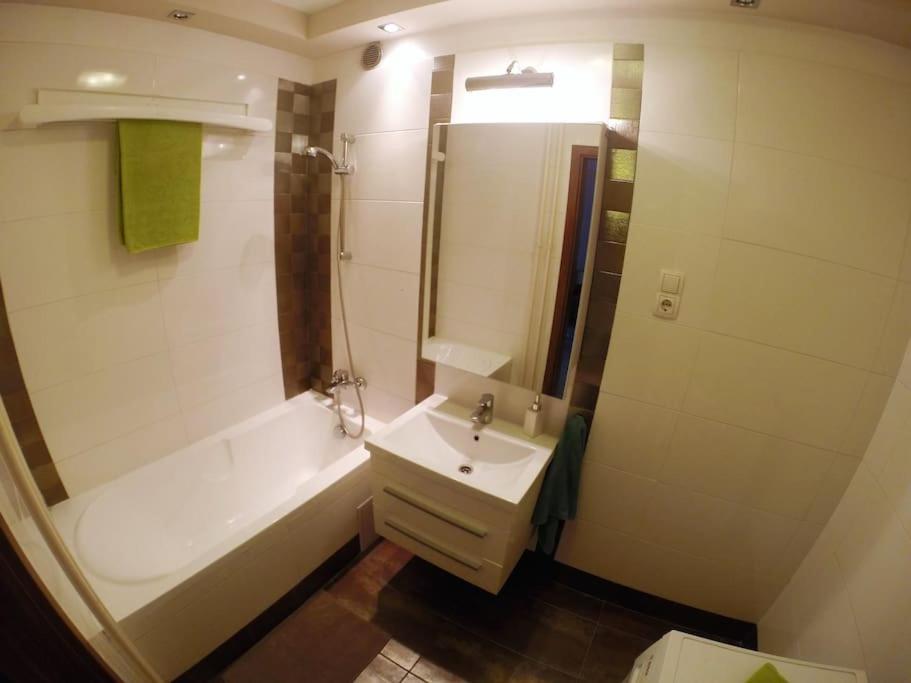 Neat & Comfy Near The Danube view 4