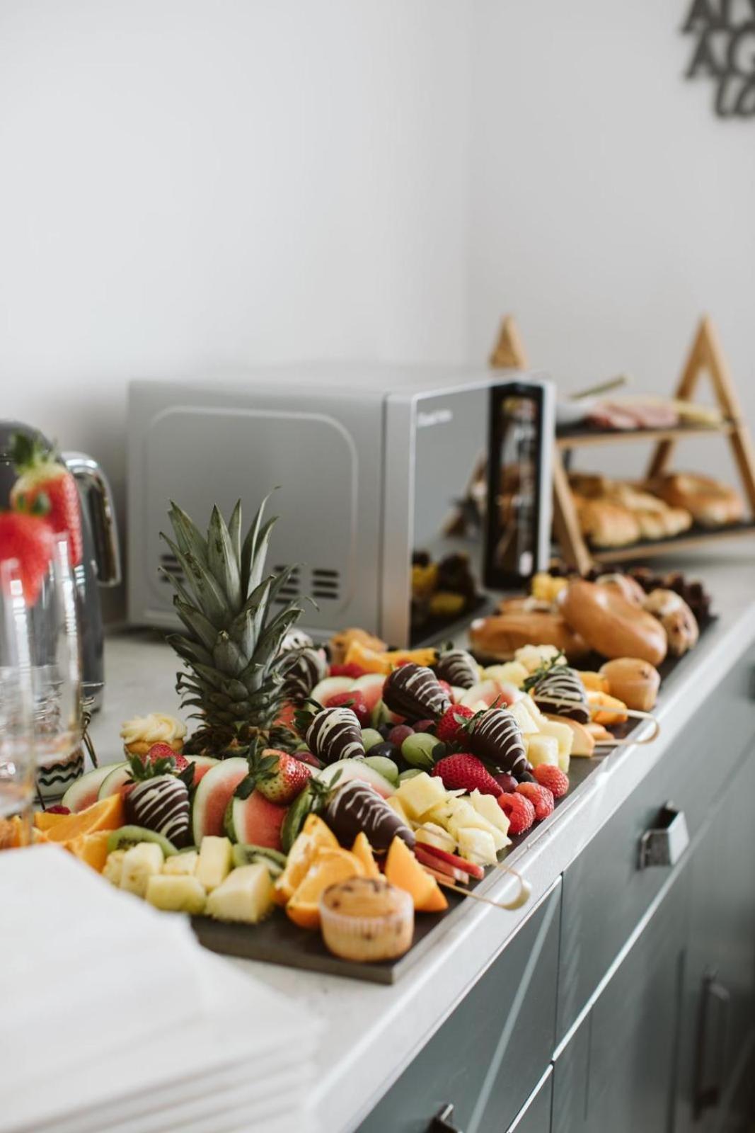 Hotel Stayover Suites - Image 1