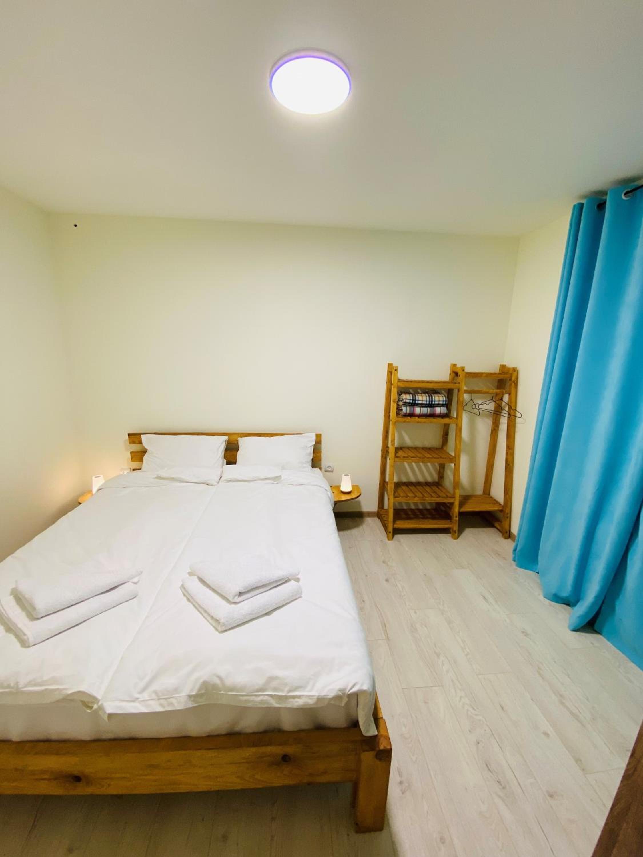 Dez Guest House with Mountain View
