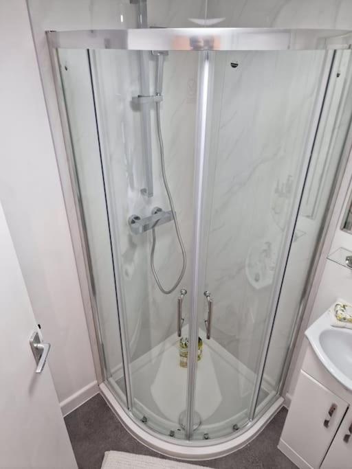 Watford Vacations - Comfortable City Haven flat - Property Image 6