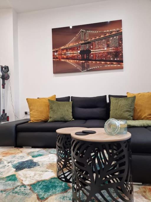 Watford Vacations - Comfortable City Haven flat - Property Image 2