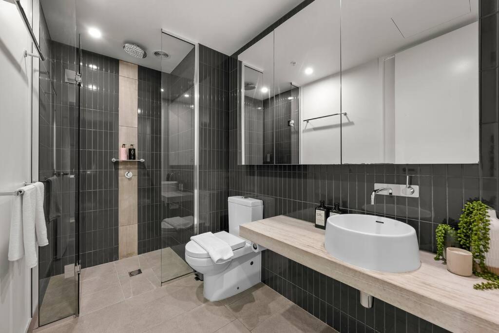 Restful CBD Park Views Retreat