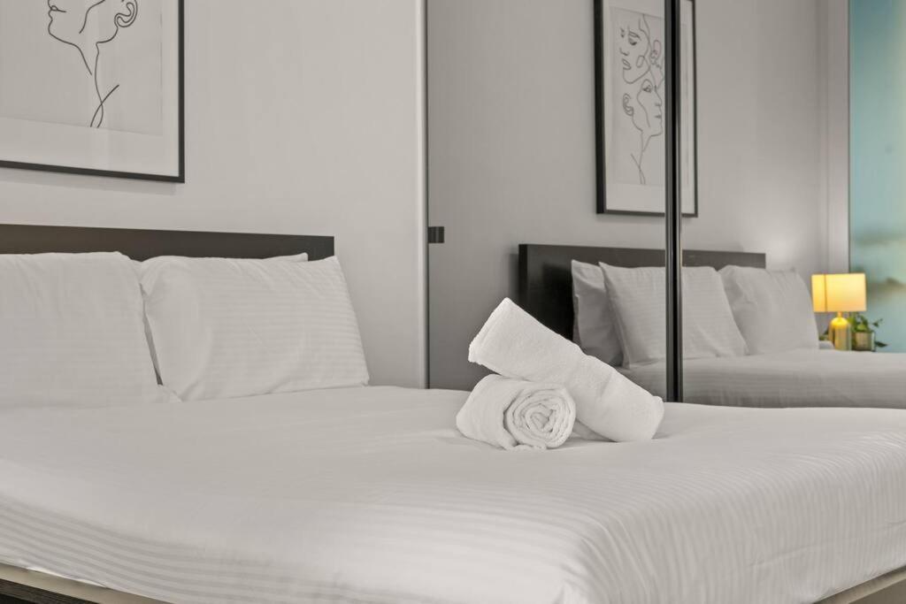 Restful CBD Park Views Retreat