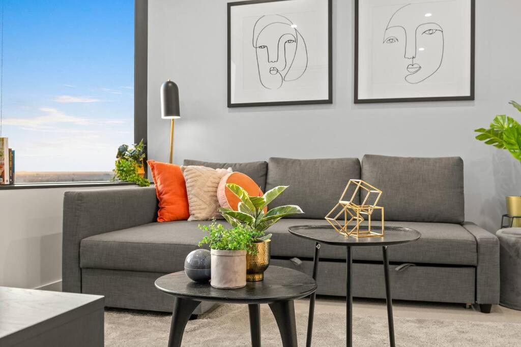 Restful CBD Park Views Retreat