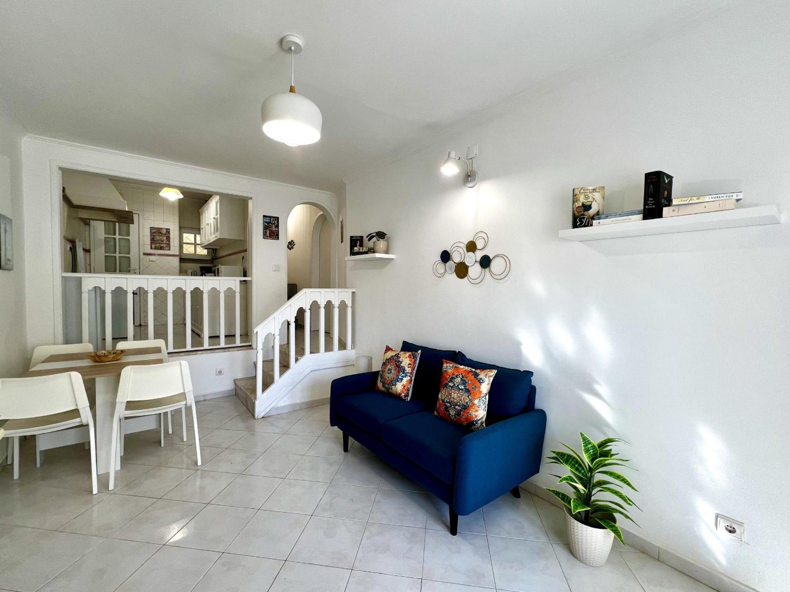 Estoril Beach House - adults only, no pets view 4
